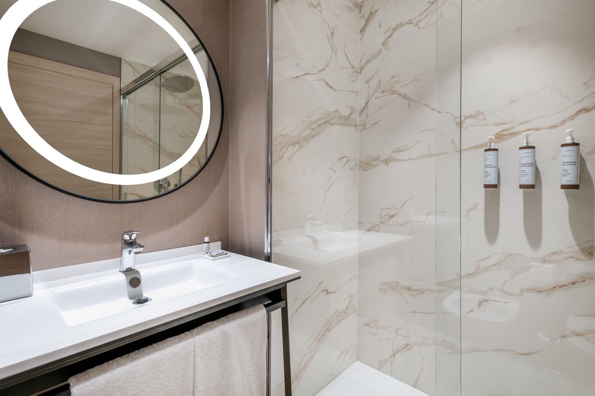 Double Queen Size Bed