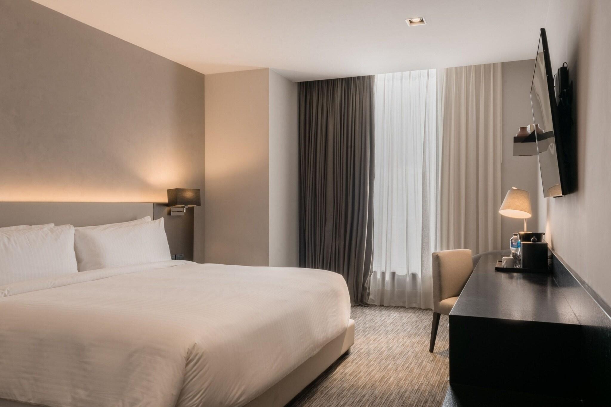 Double City View King Bed