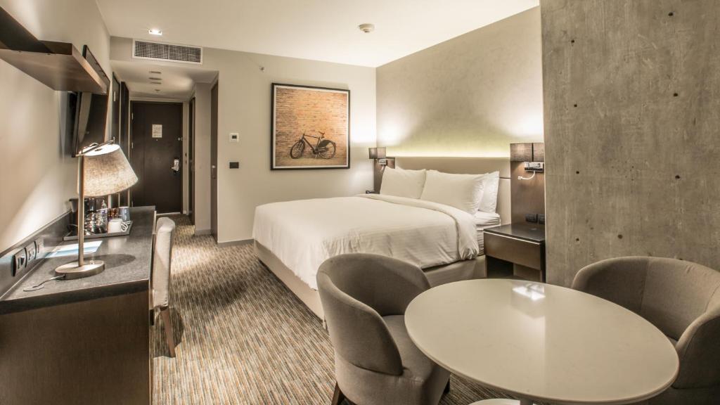 Double King Size Bed