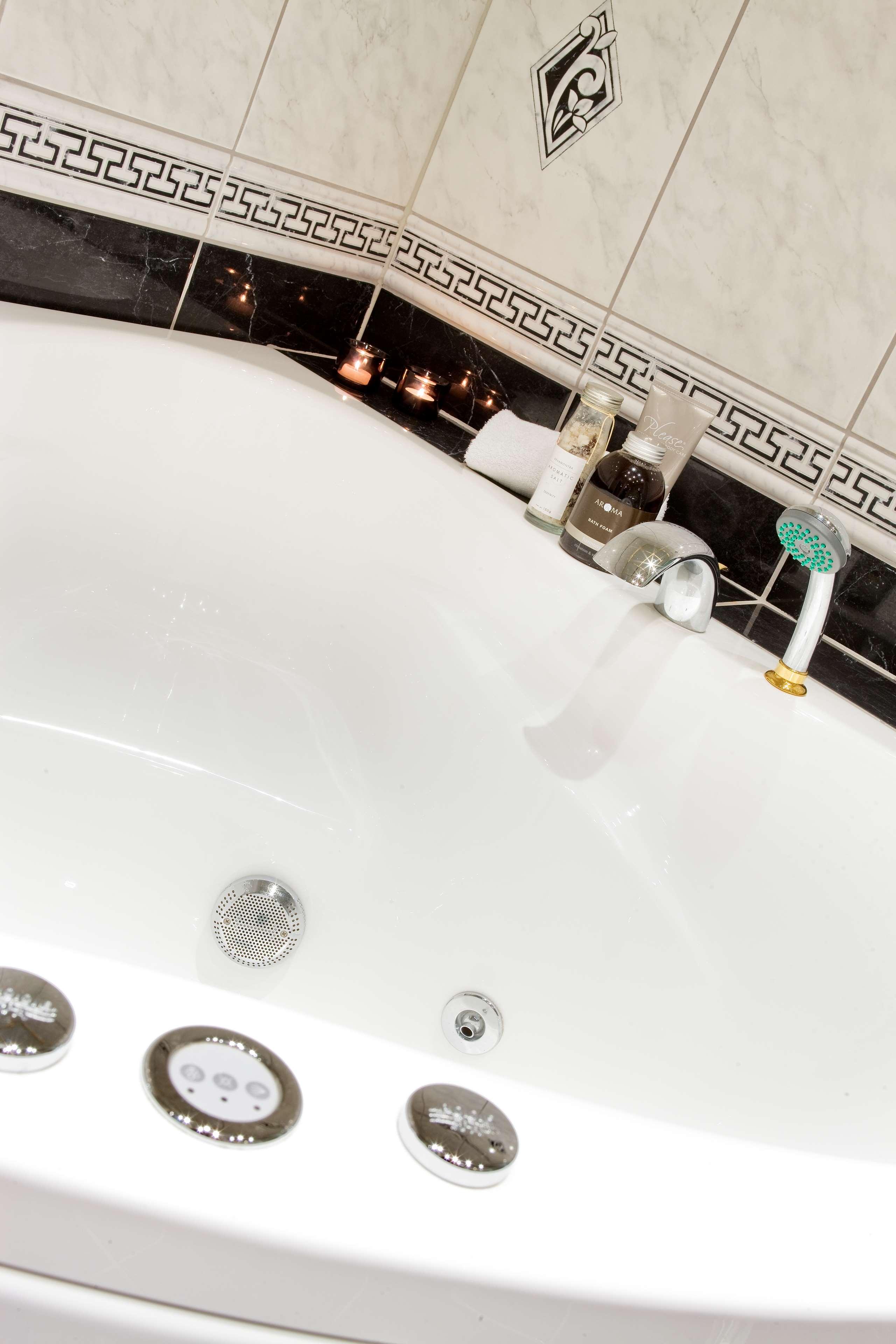 Triple Deluxe King Bed