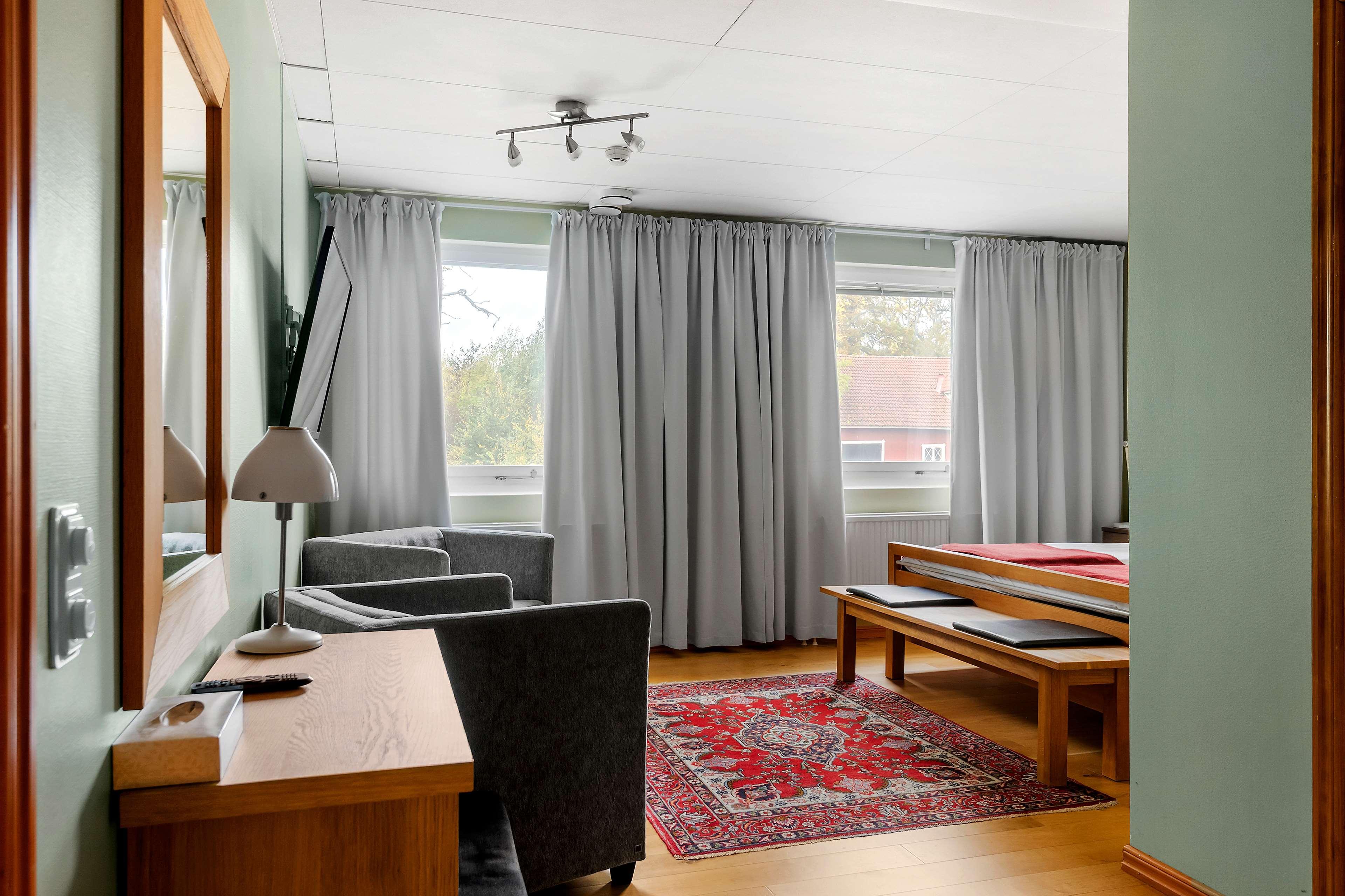 Triple Deluxe King Bed