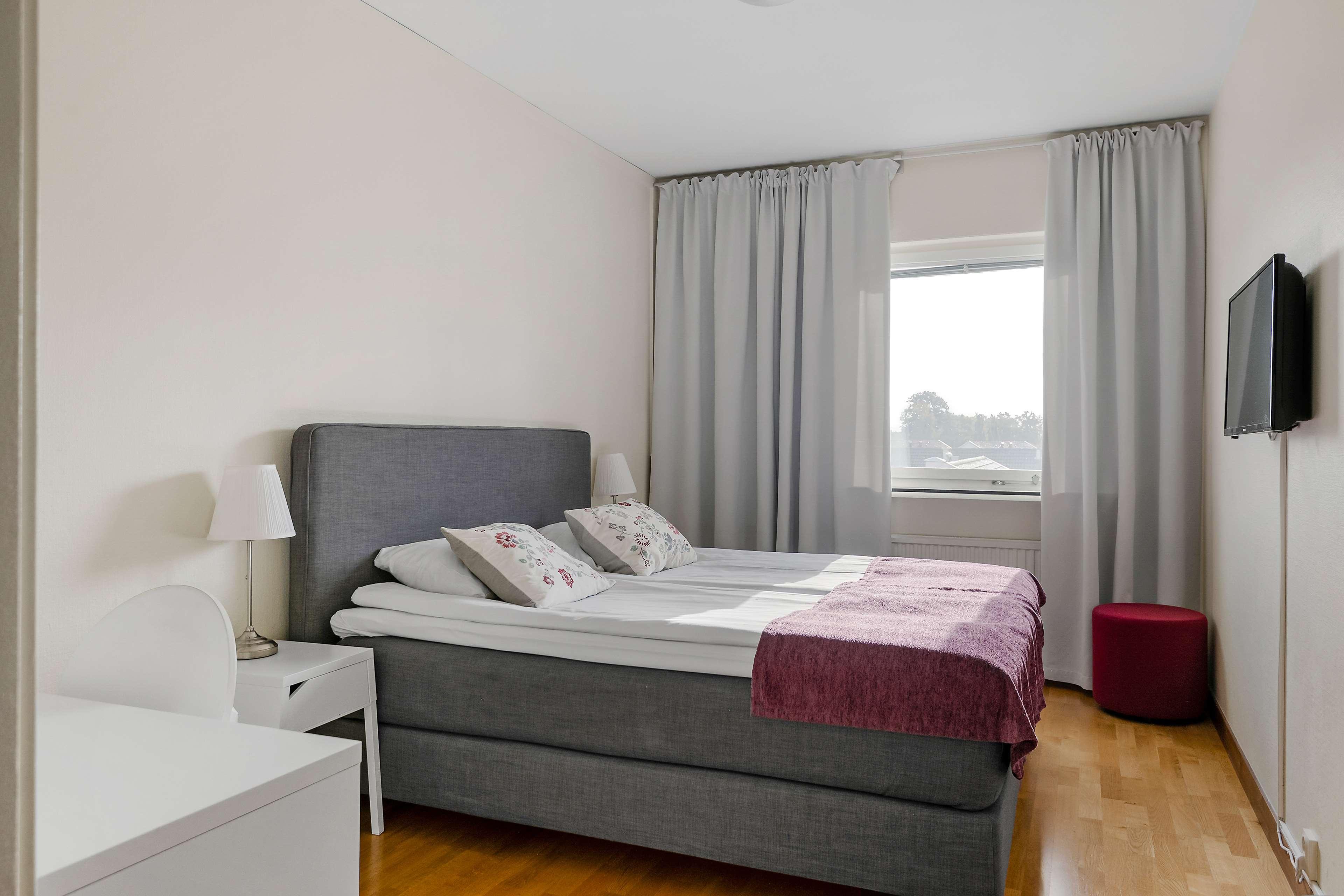 Triple King Size Bed