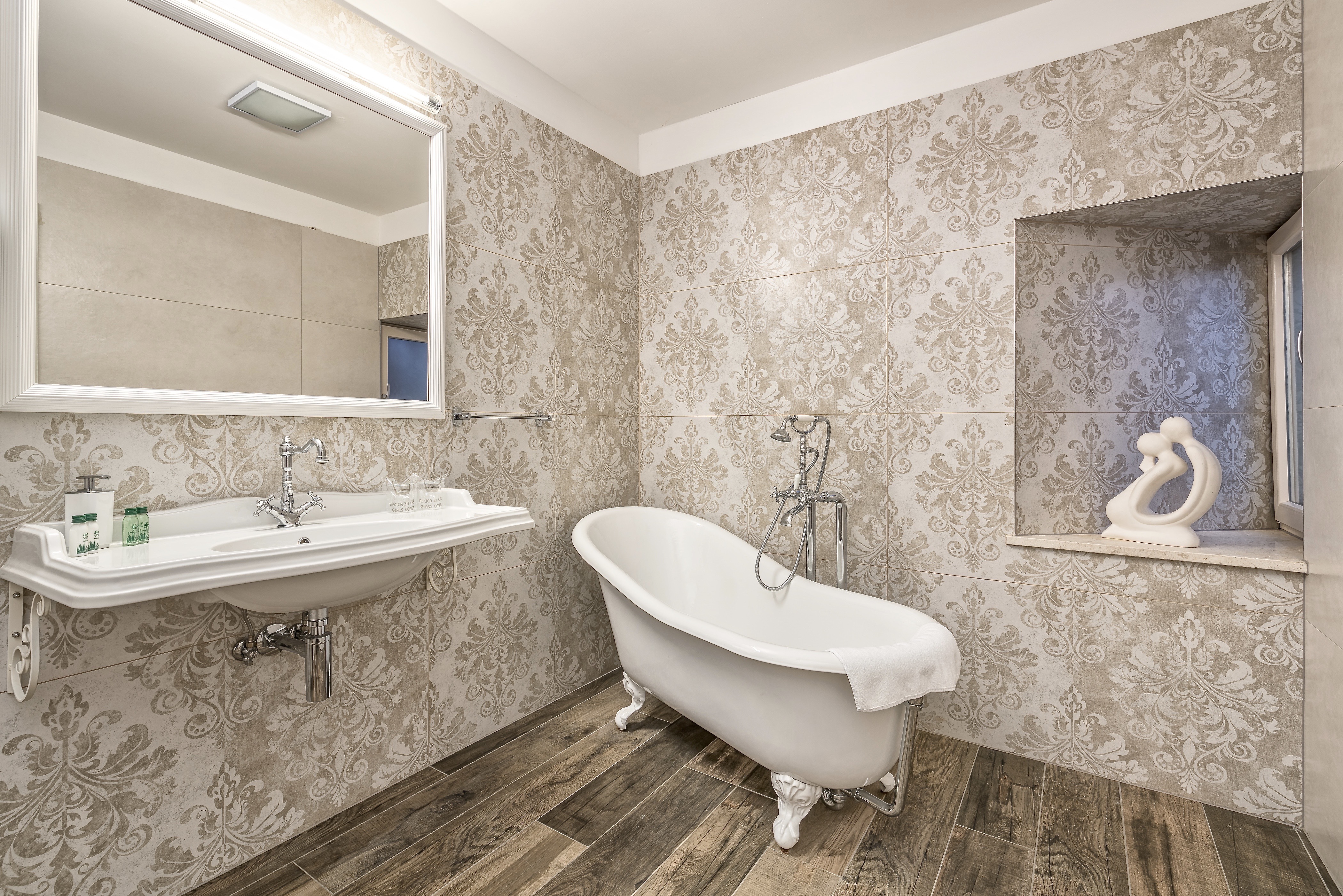 Double Single Premium