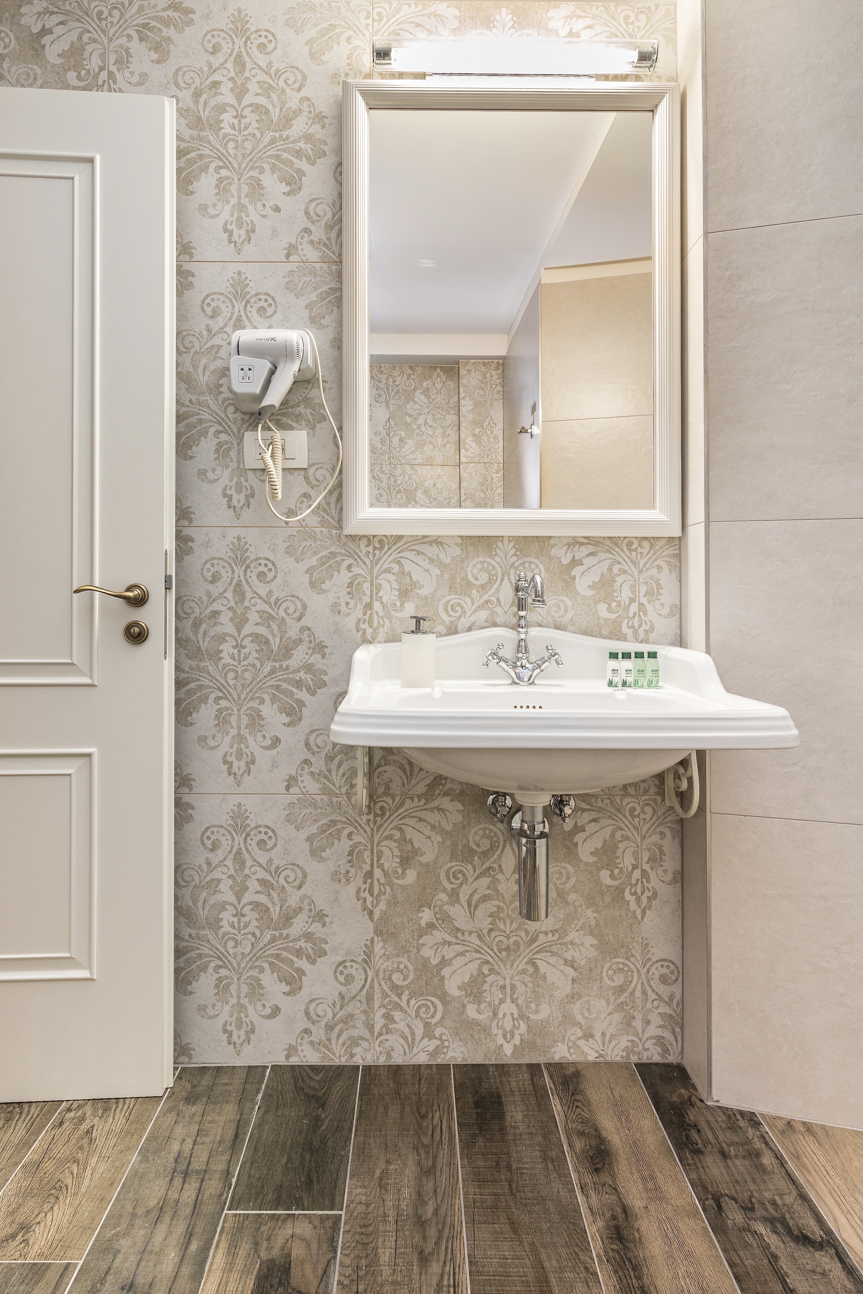 Double Single Superior