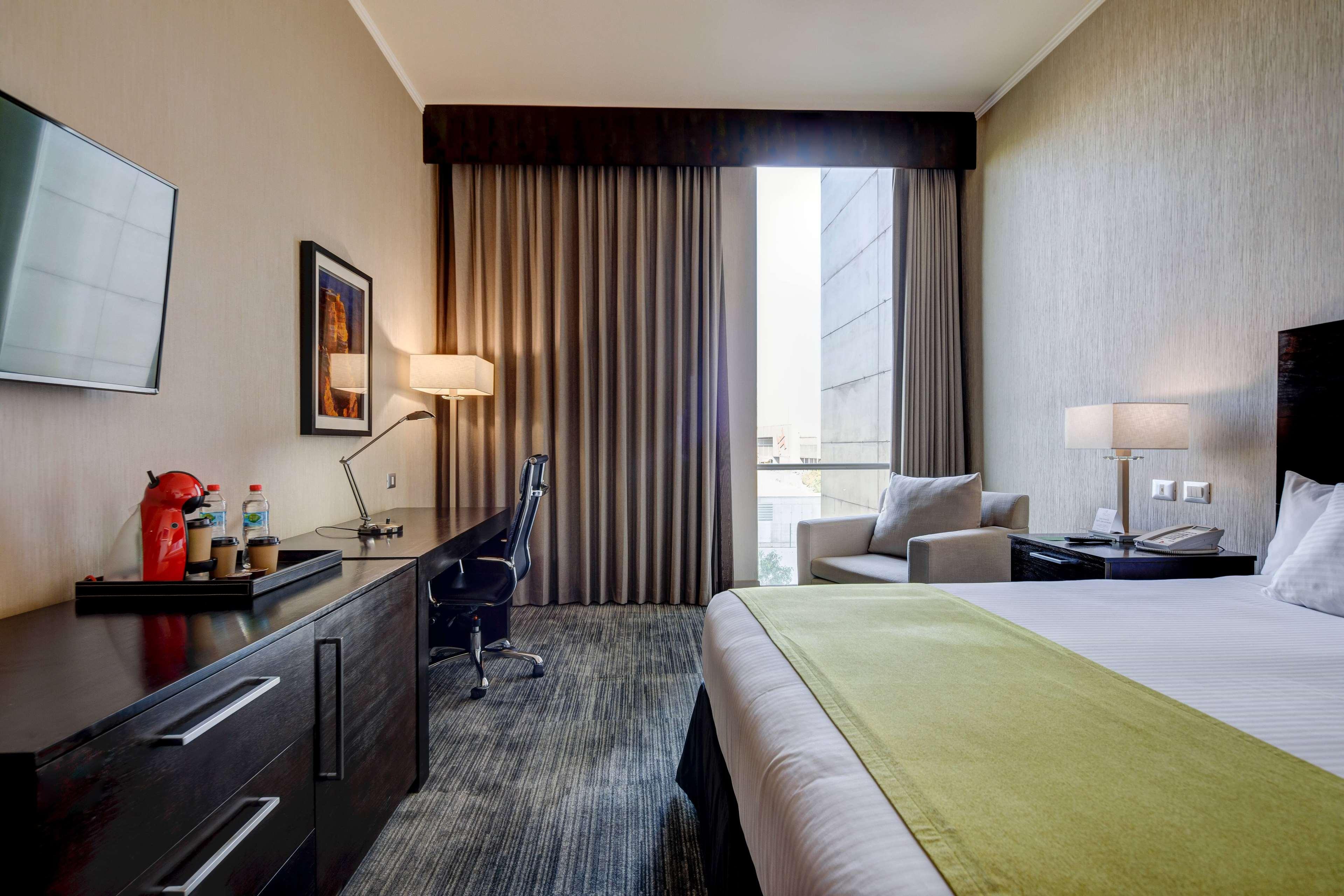 Single Executive King Bed