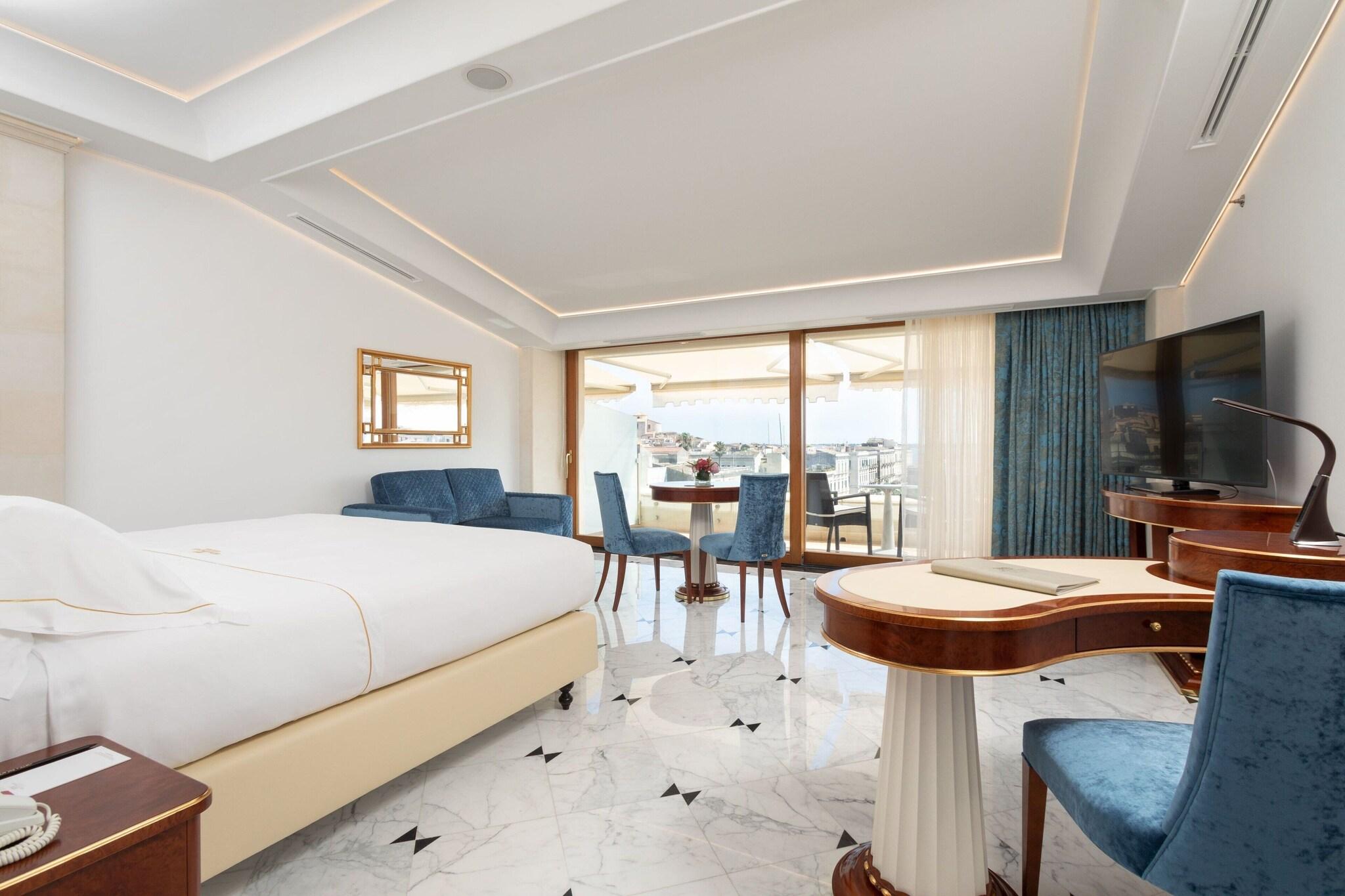 Junior Suite Sea View King Bed