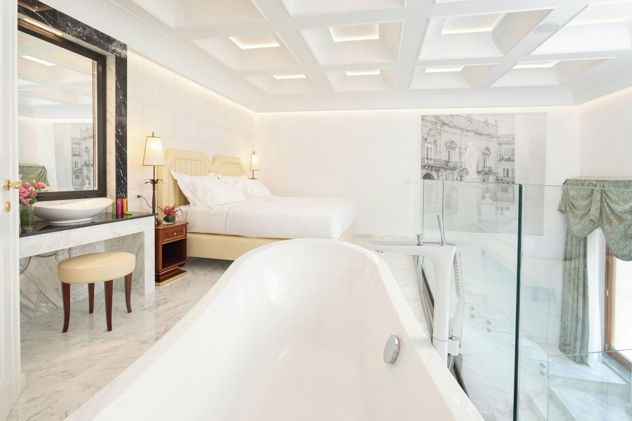 Suite Sea View King Bed