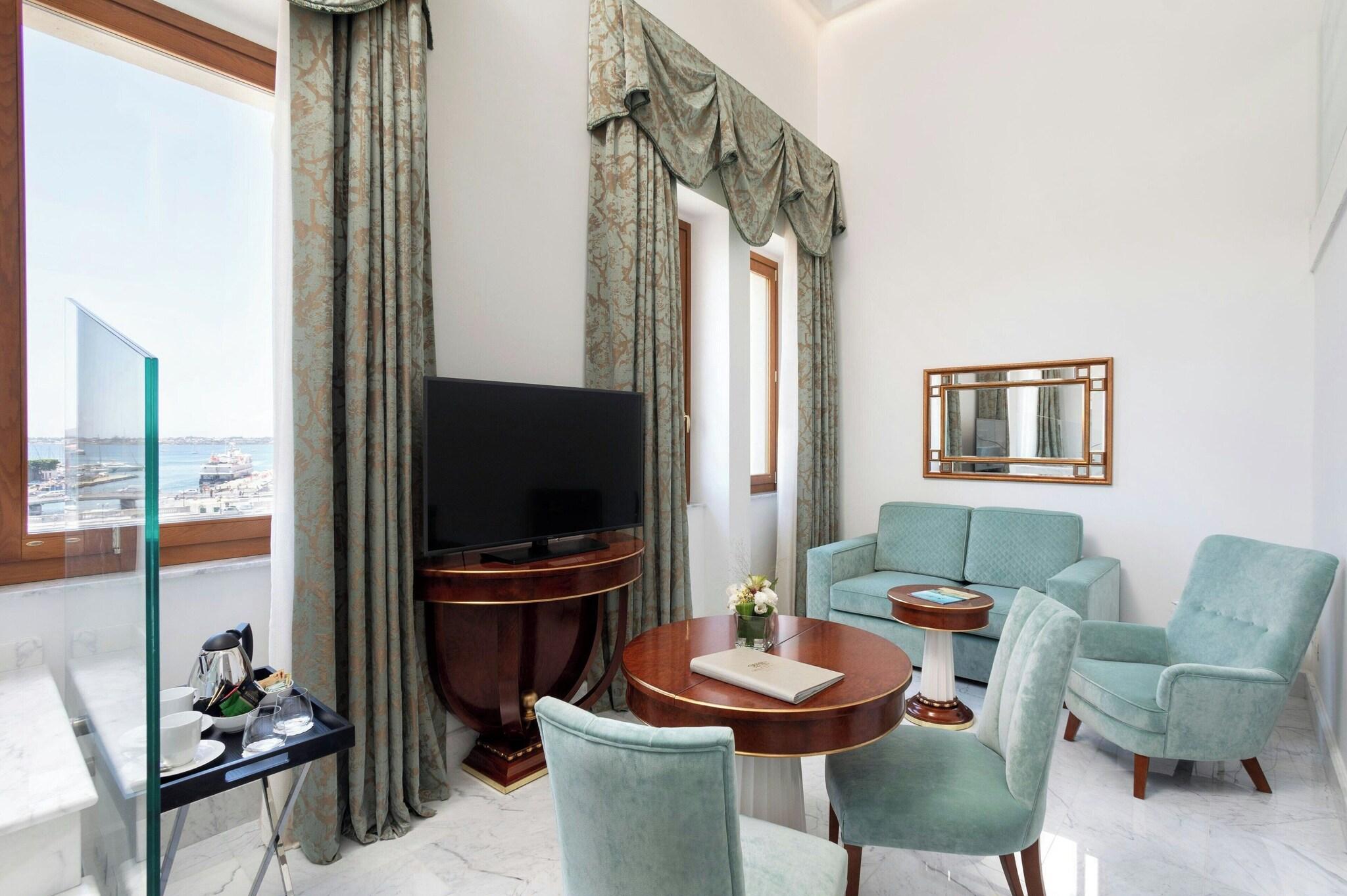 Suite Sea View King Bed