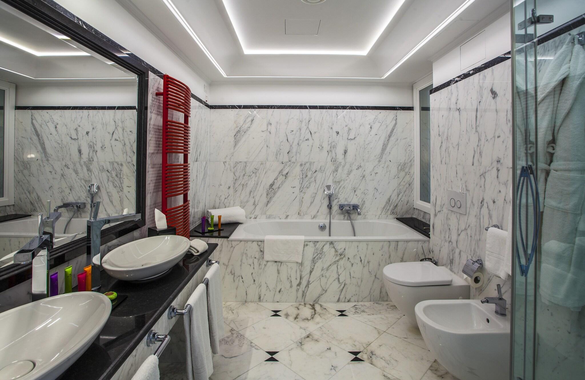 Suite Sea View King Bed