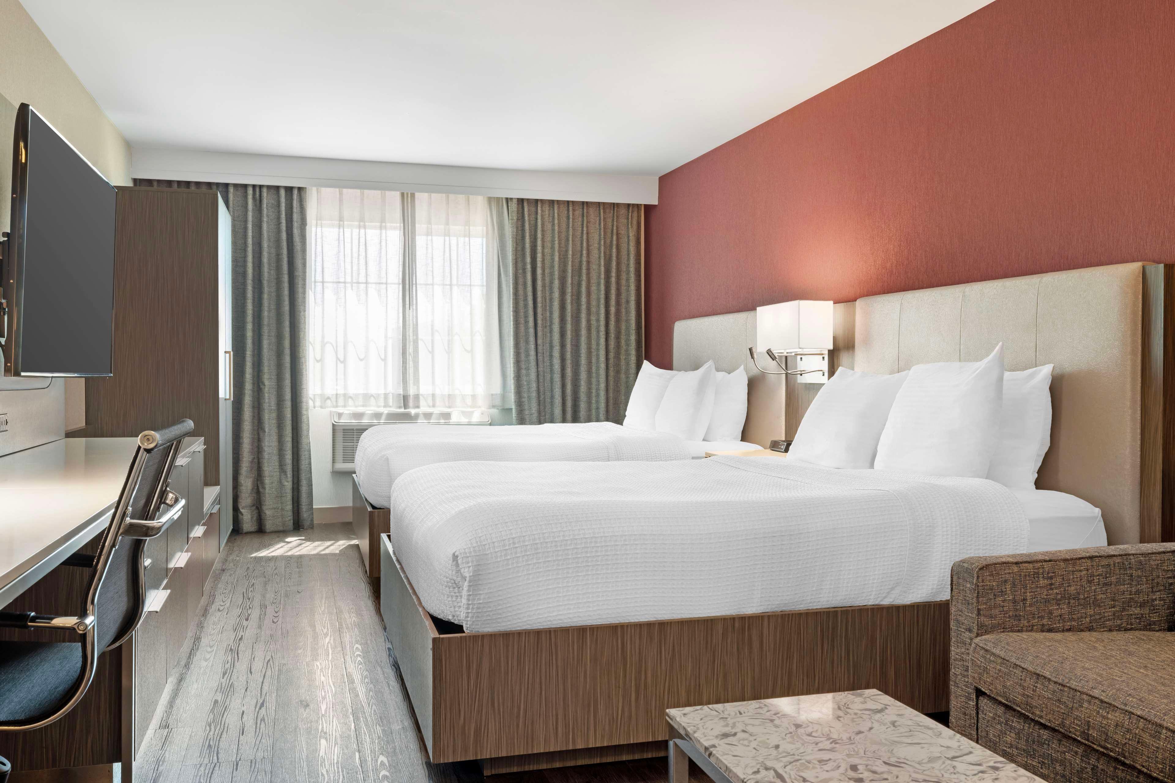 Suite Two Queen Beds