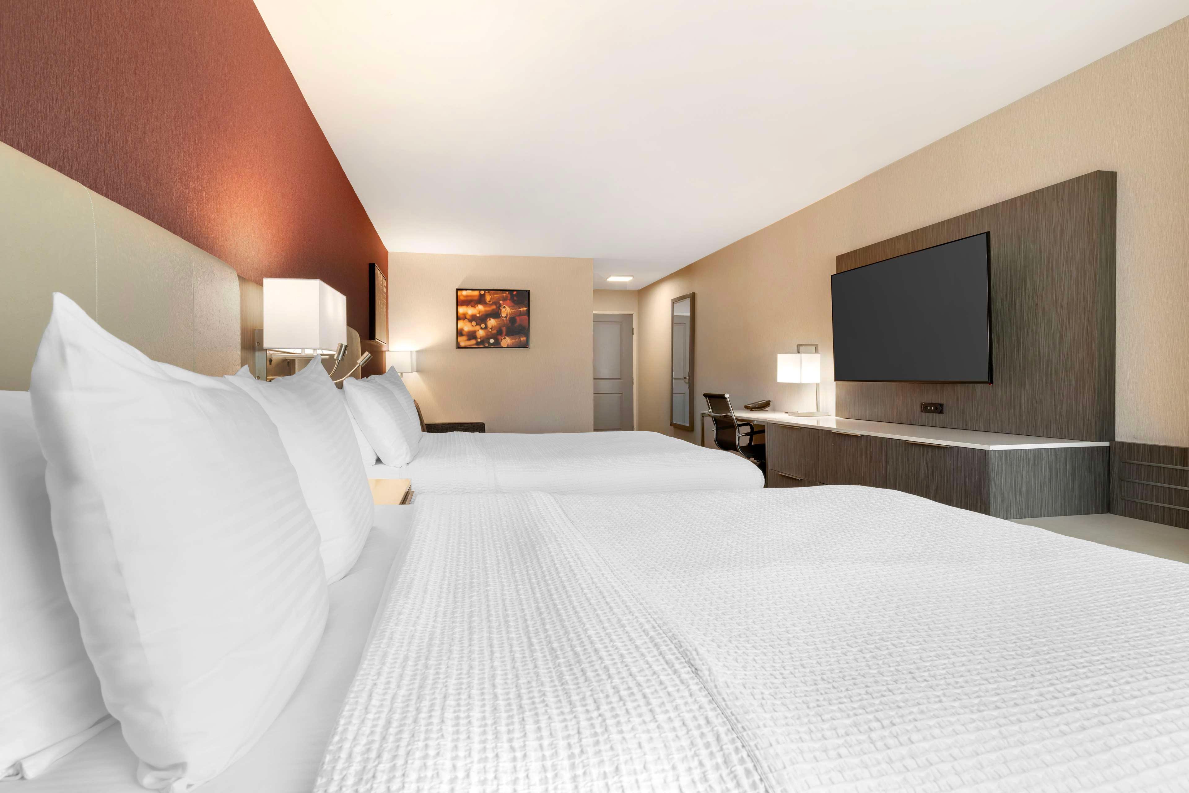 Suite Two Queen Beds