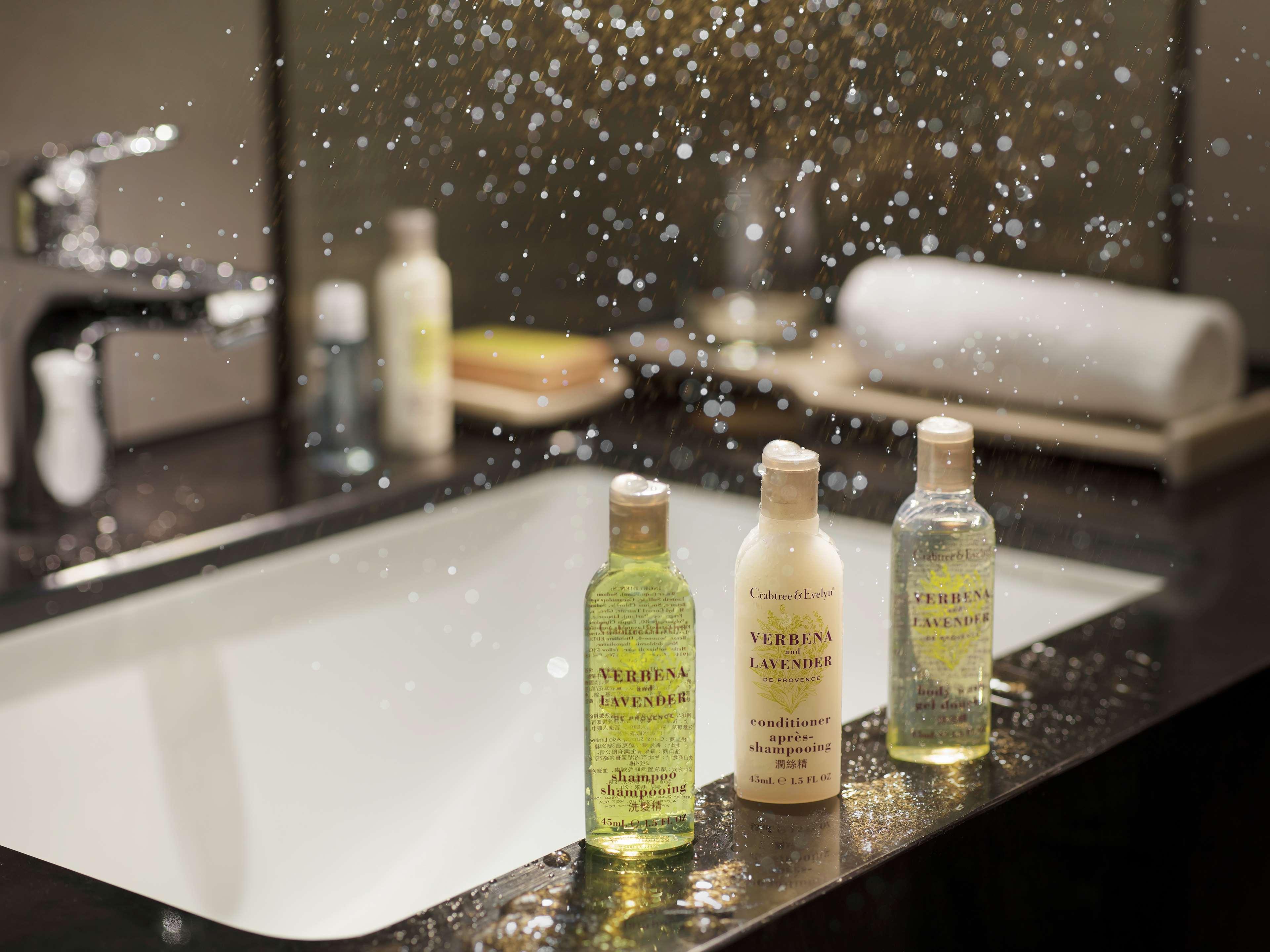 Suite Deluxe King Bed