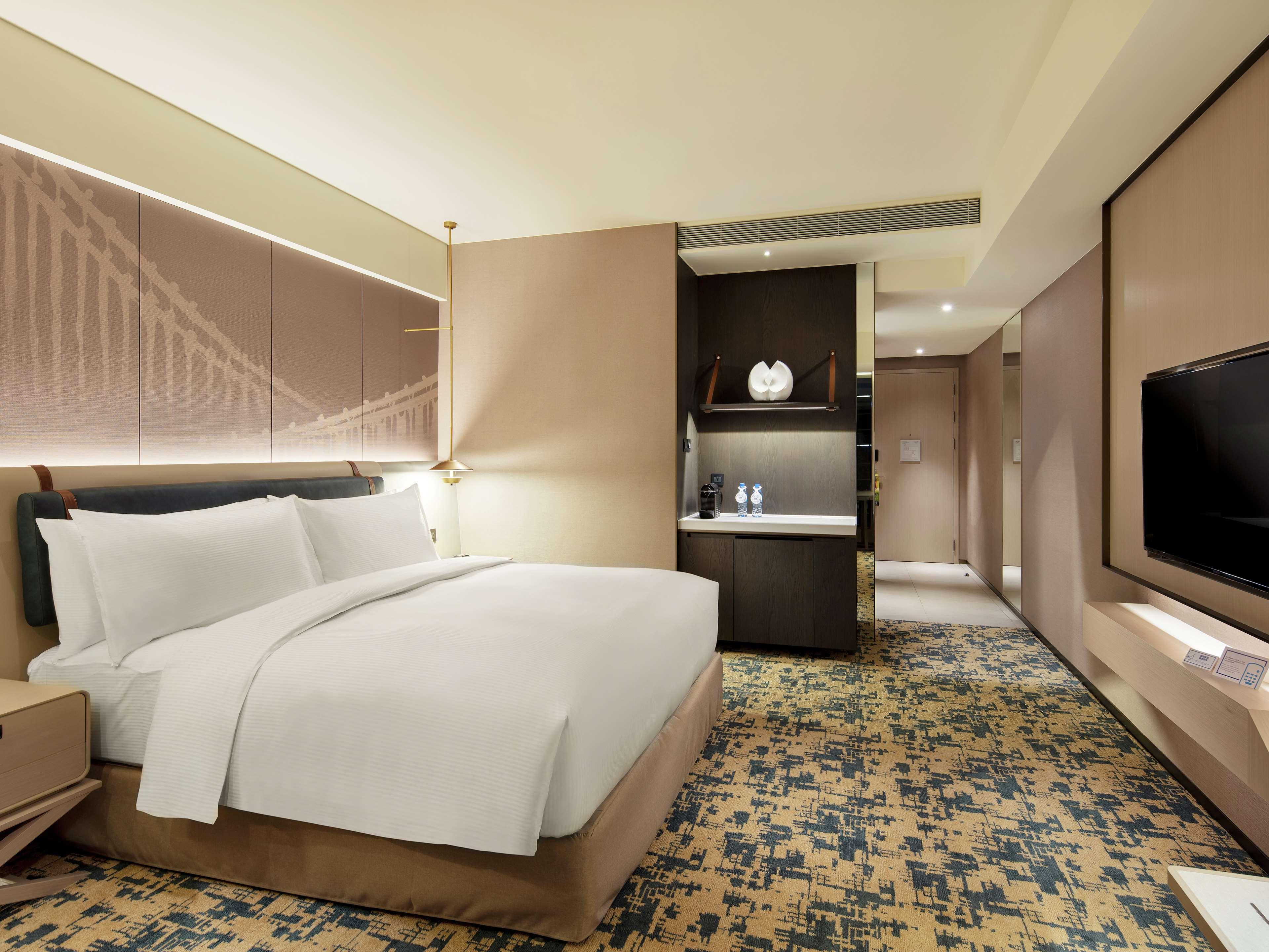 Double Executive King Bed