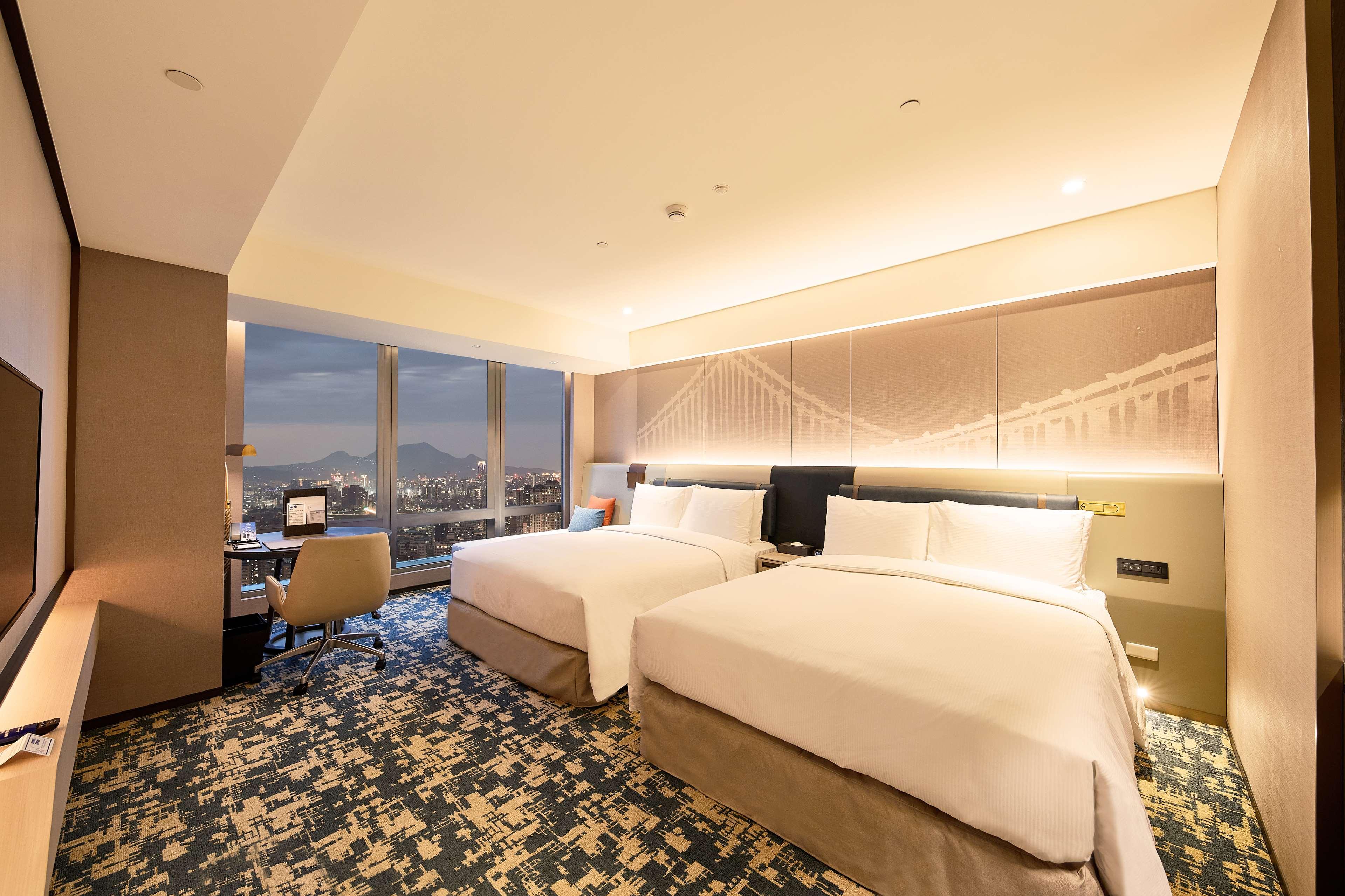 Double Guest Room Queen Bed