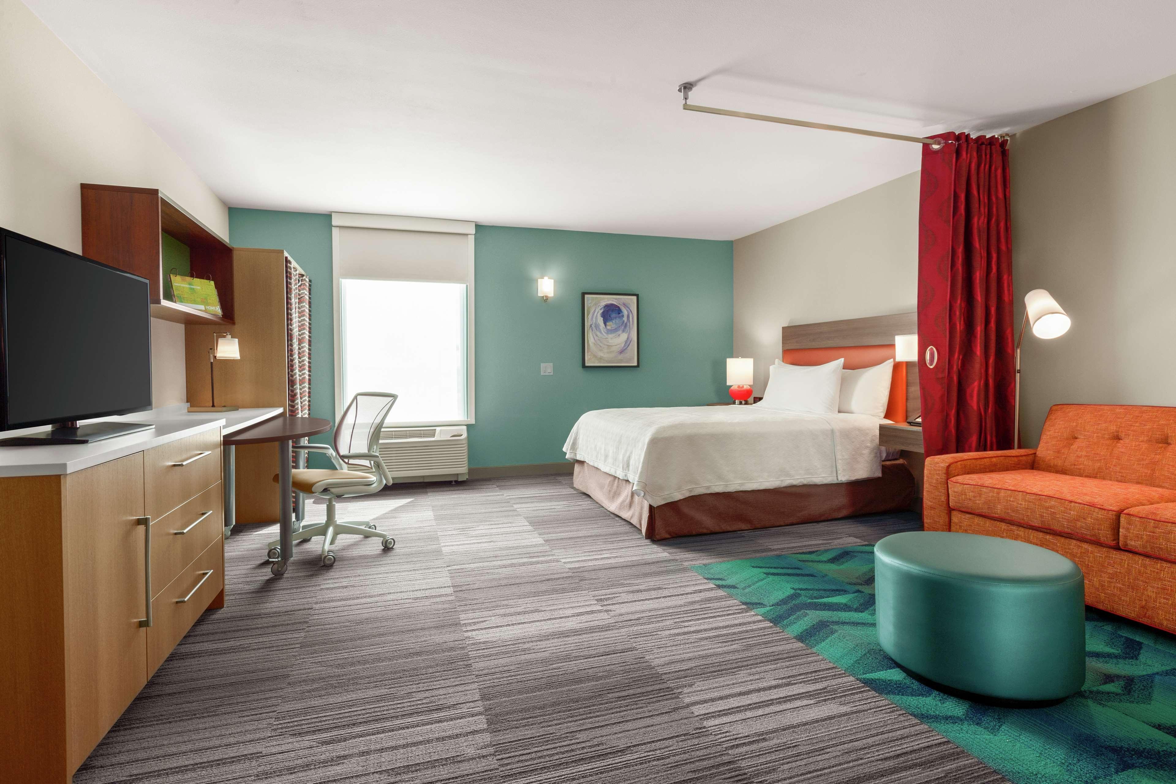 Studio Queen Size Bed