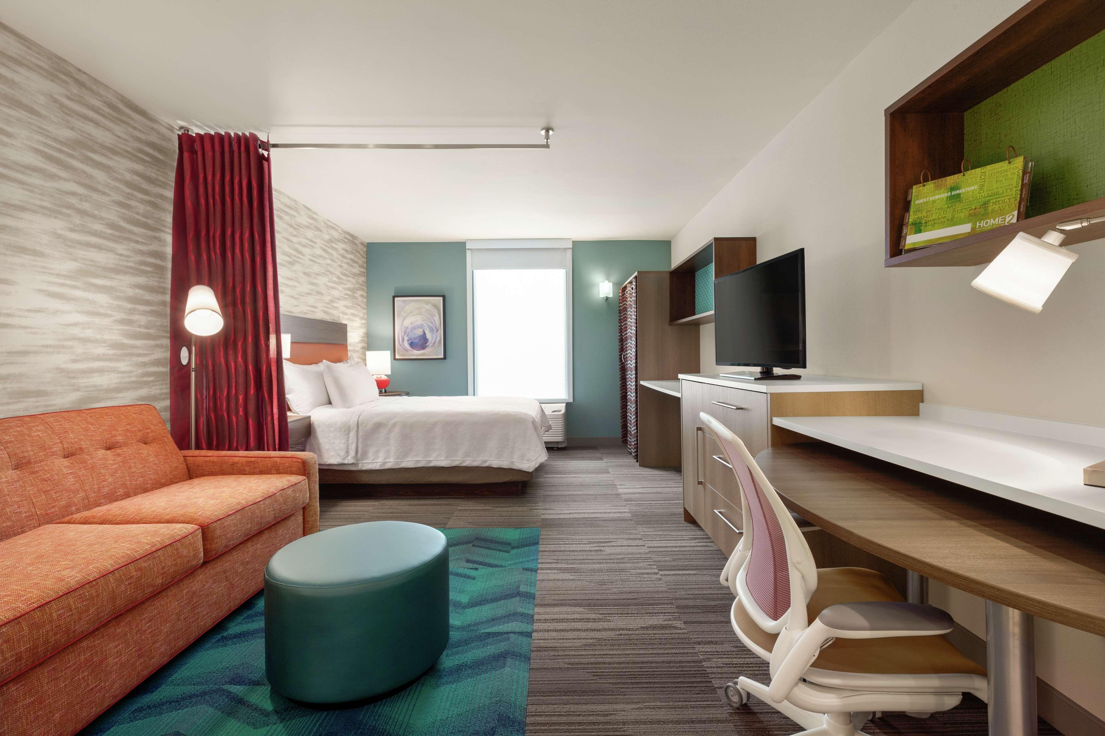 Studio Queen Size Bed