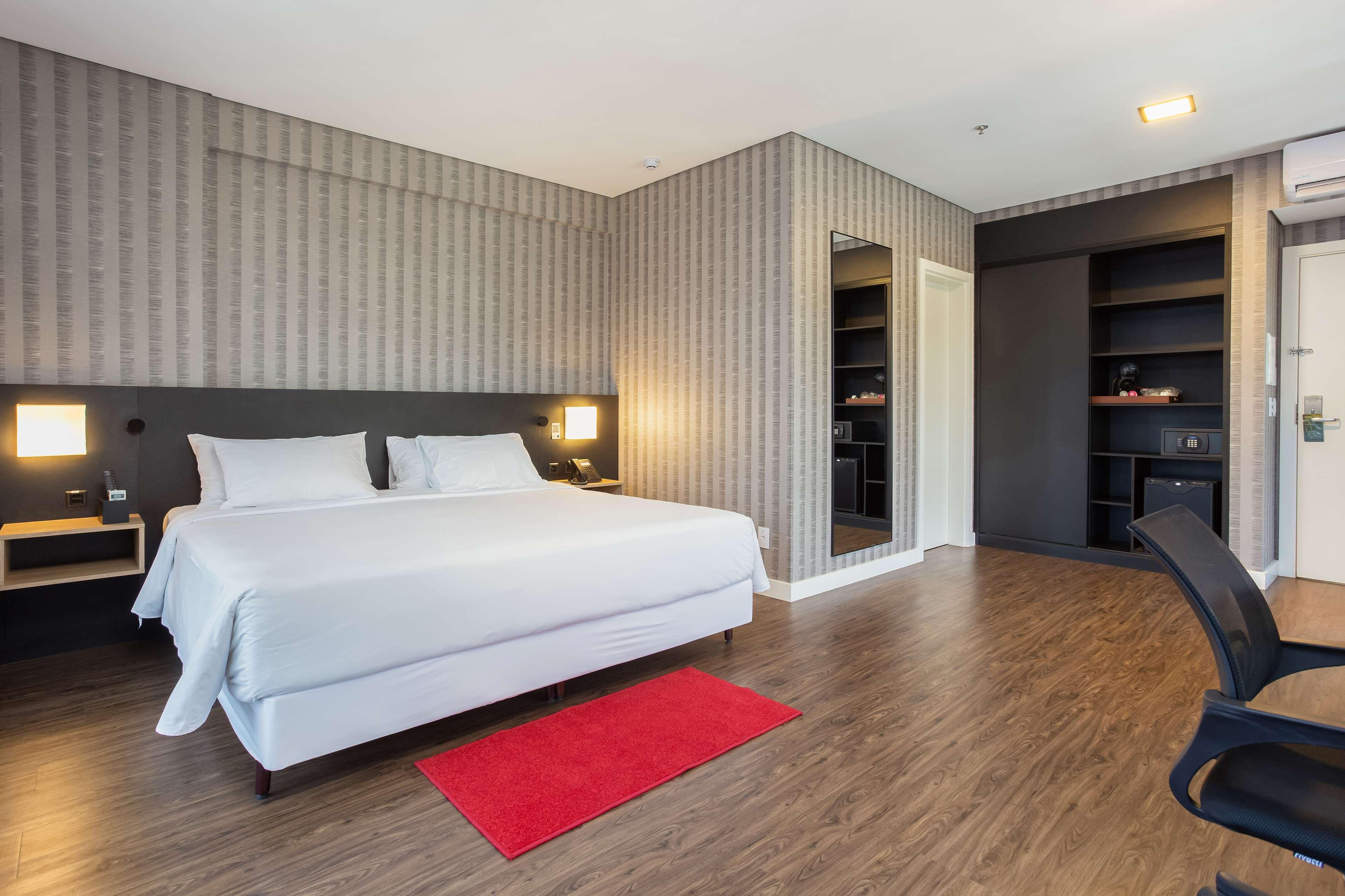 Double Deluxe King Bed