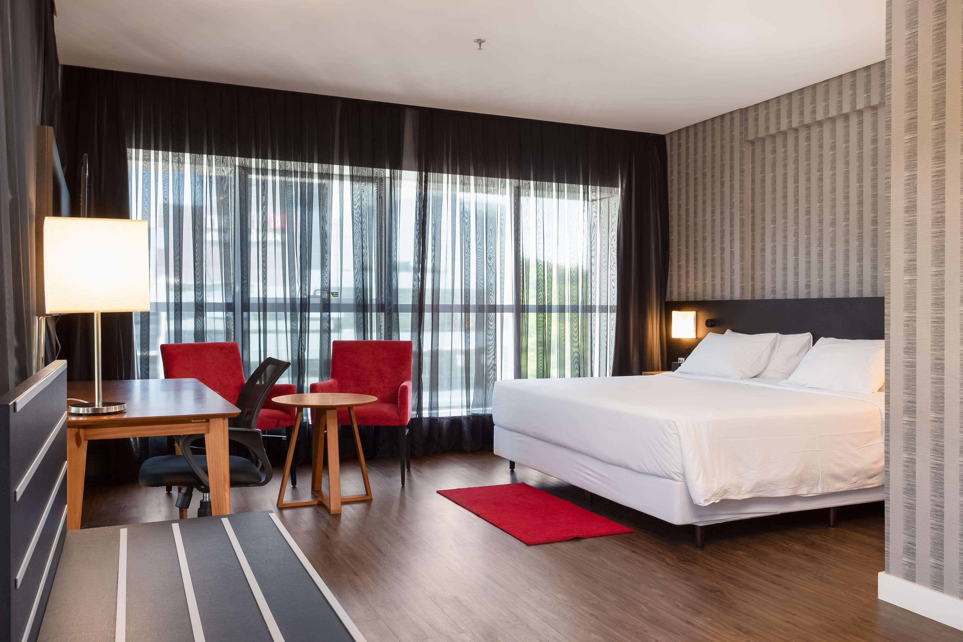 Double Deluxe King Bed