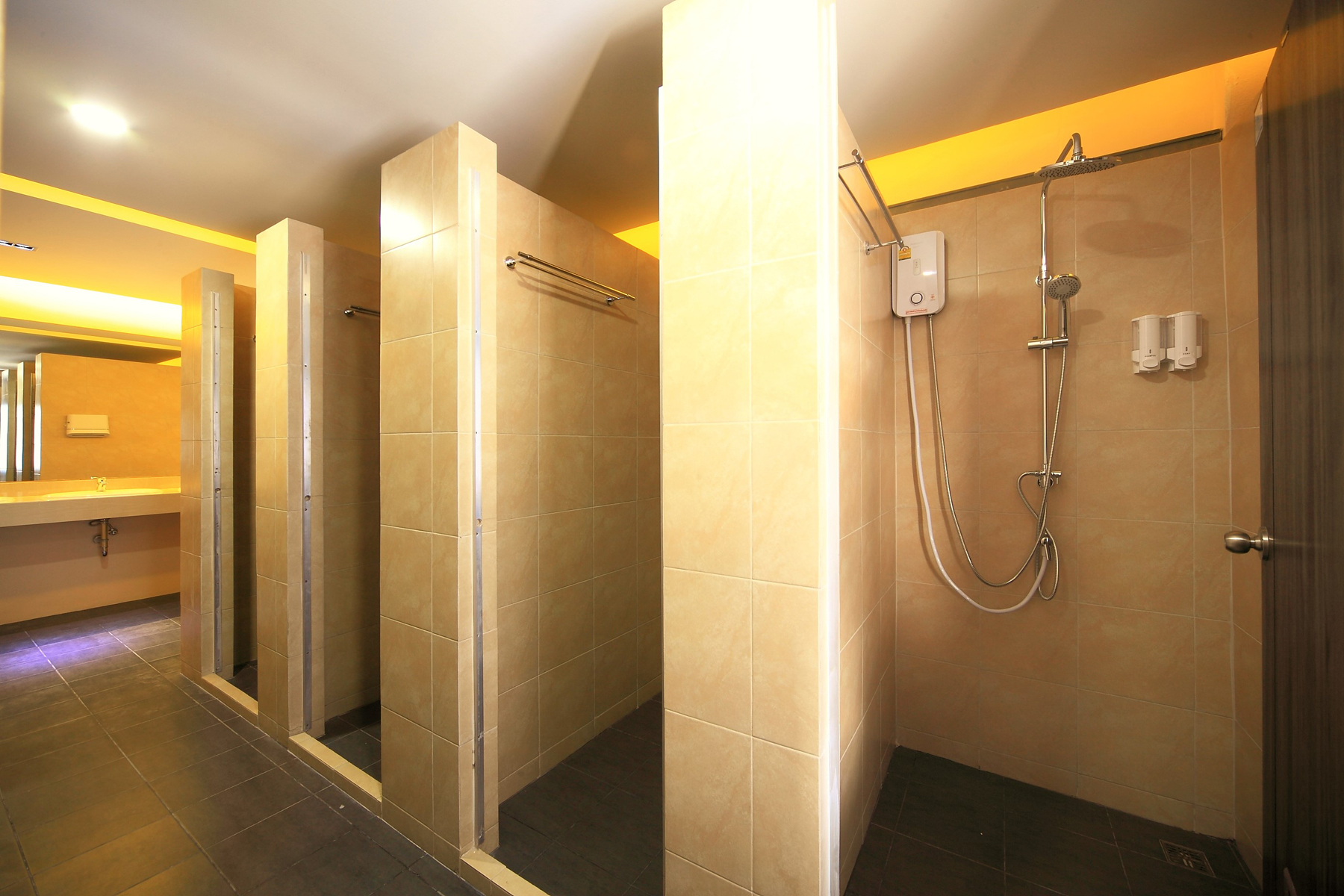 Triple with Shared Bathroom