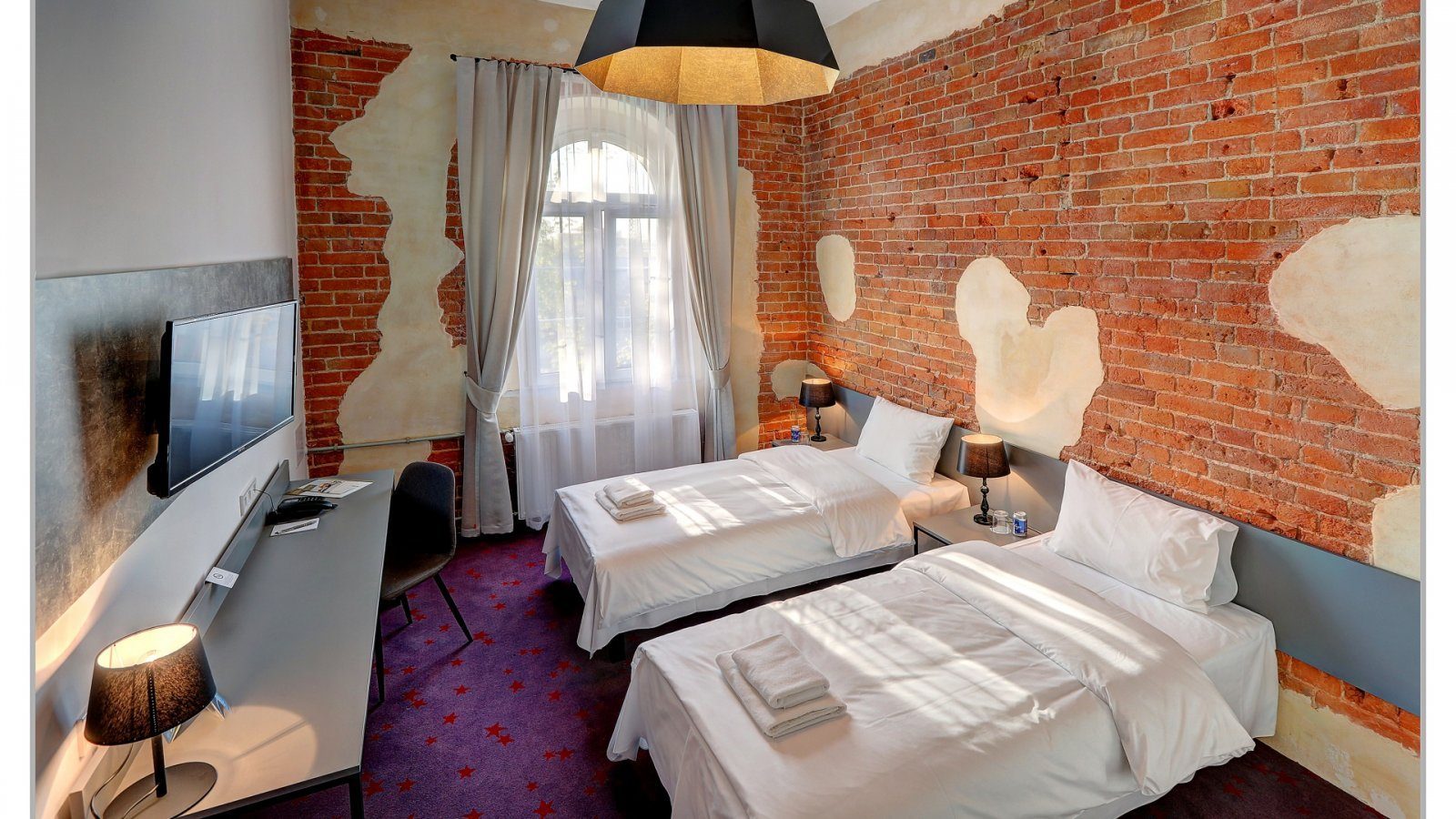 Twin with Kitchenette