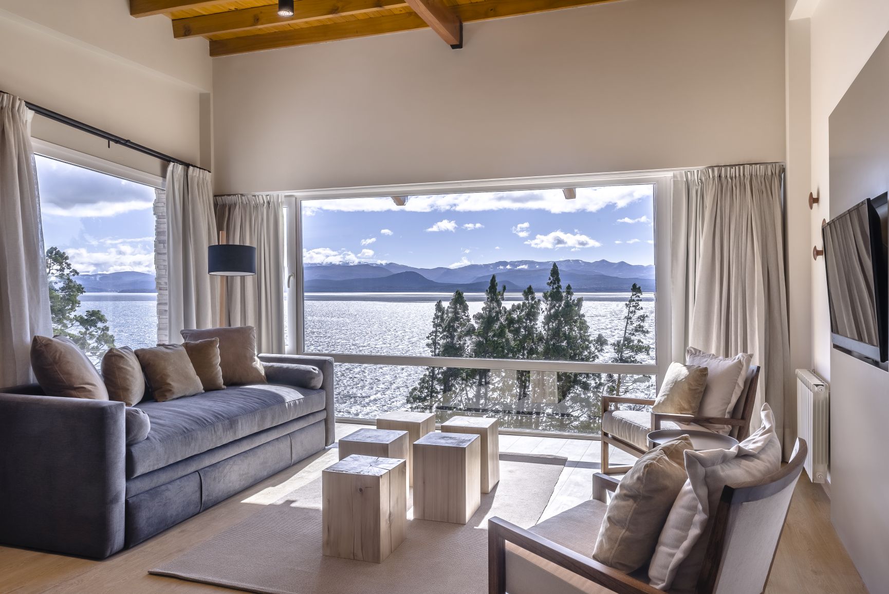 Suite Deluxe Lake View