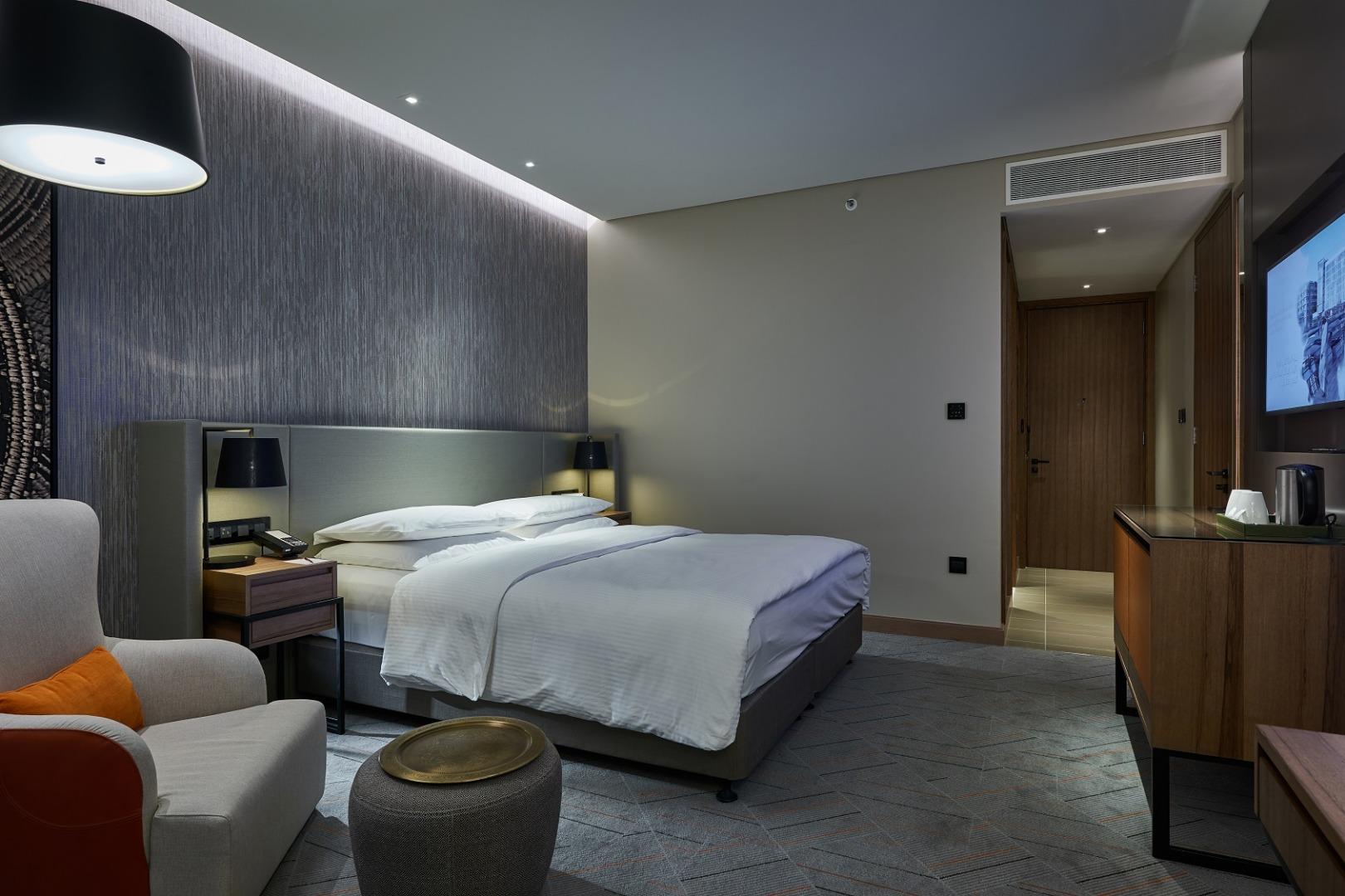 Double Deluxe King Bed