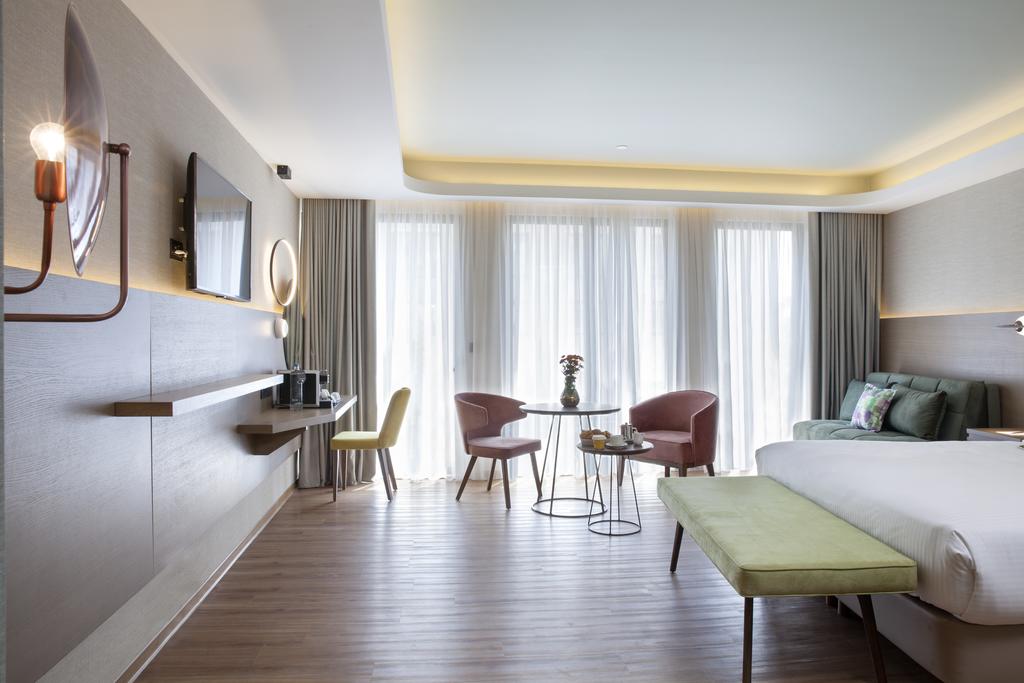 Twin Superior with Views