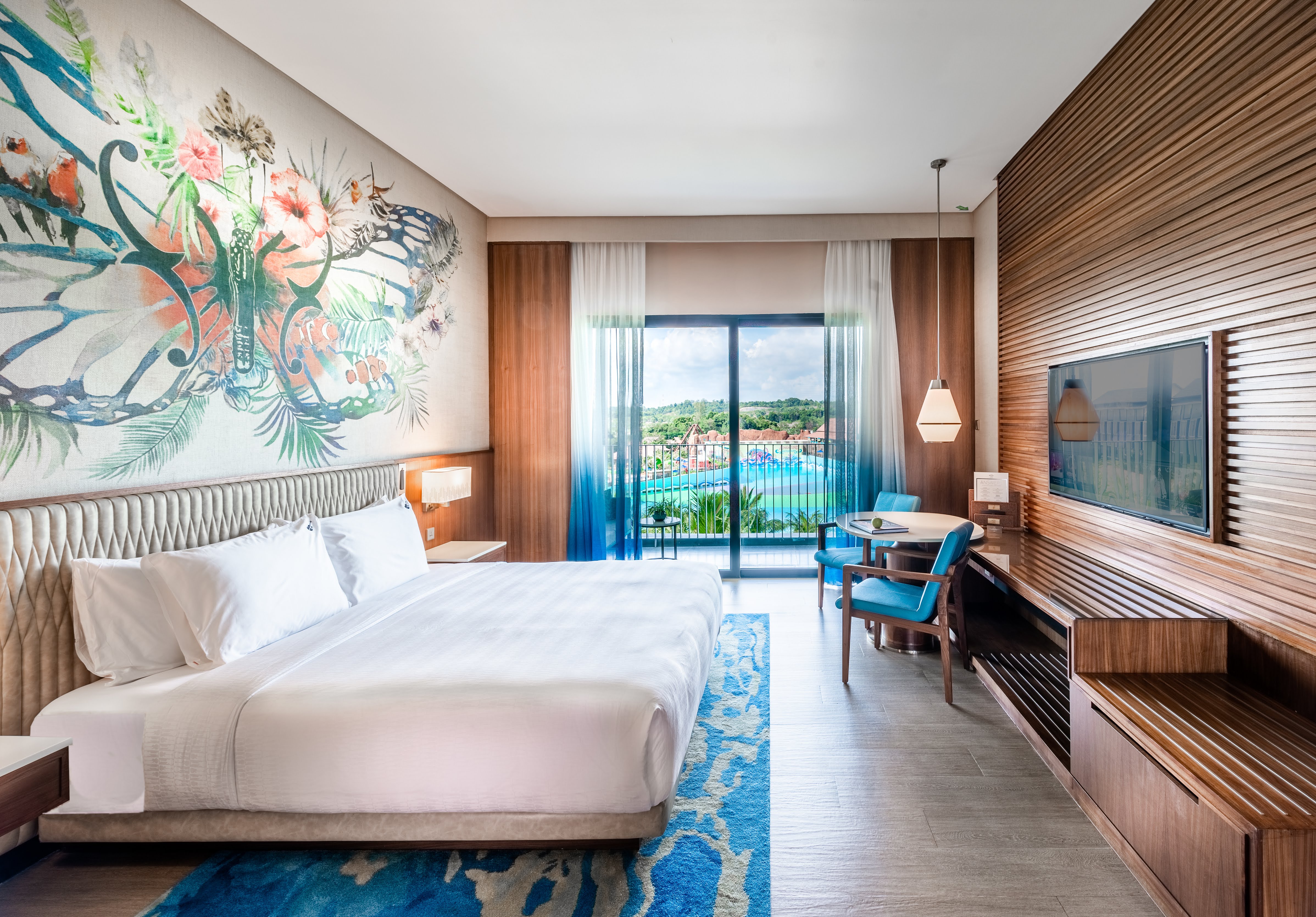 Double Deluxe King Bed