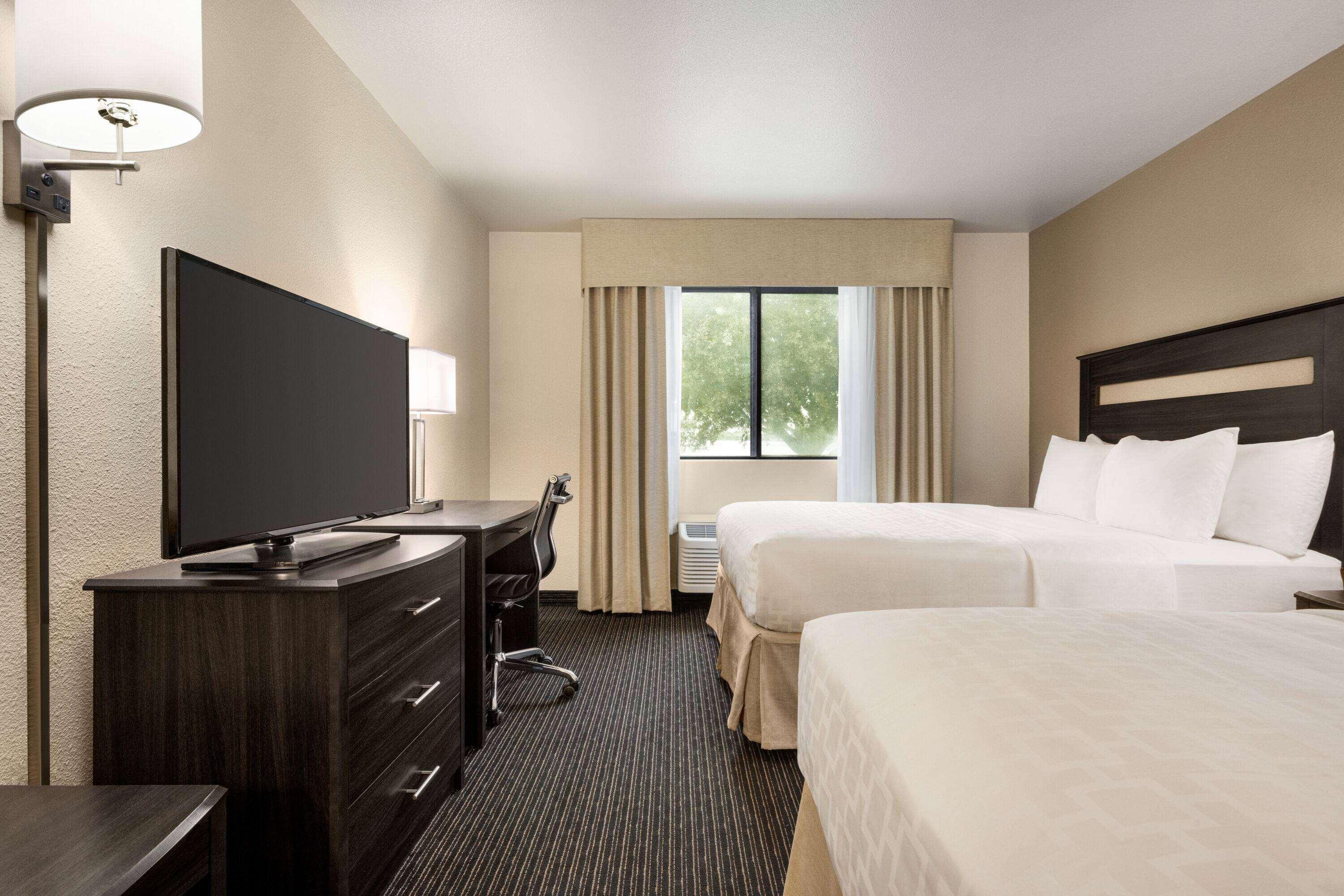 Quadruple Two Queen Beds