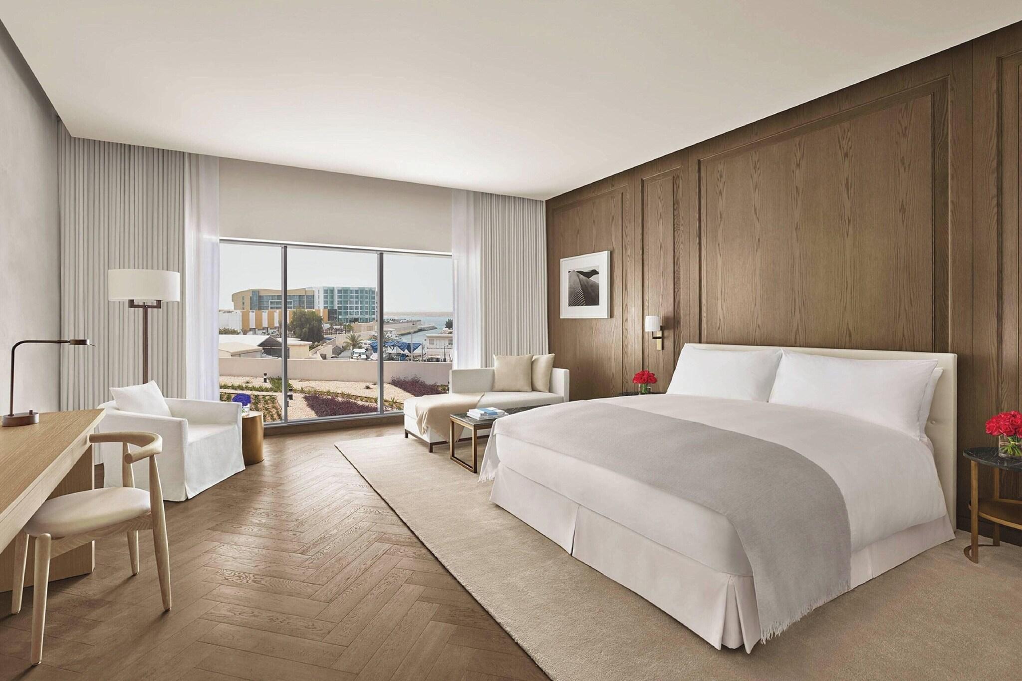 Double Deluxe King Bed