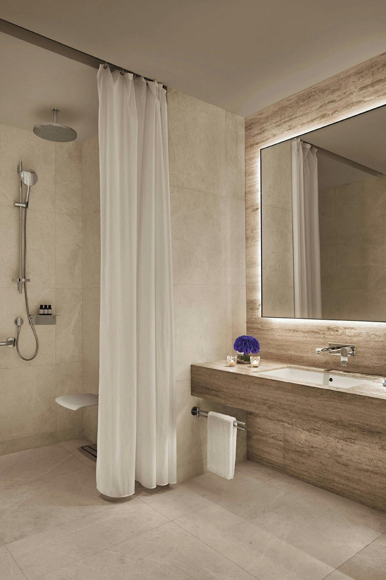 Double Deluxe Two Queen Beds