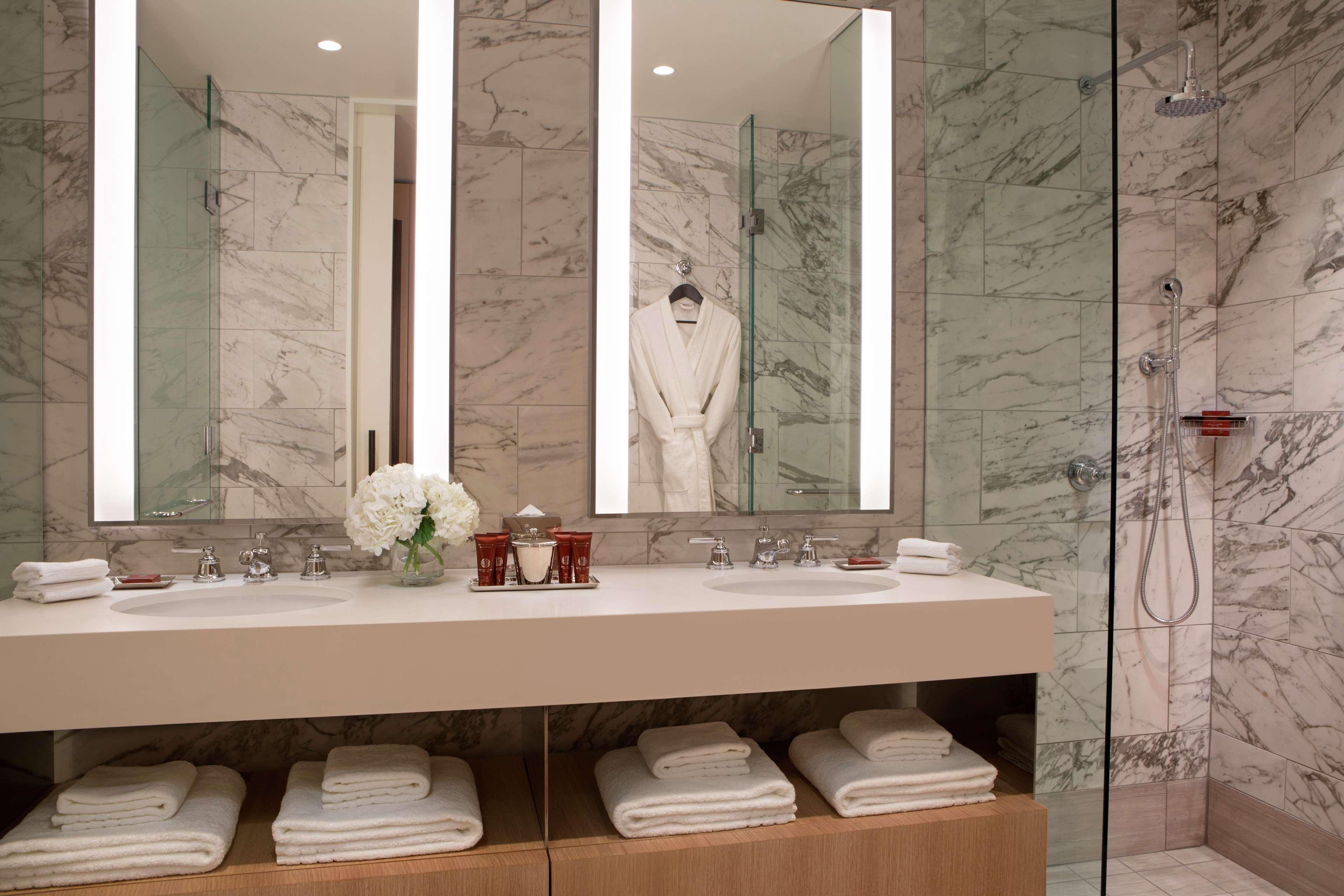 Double Deluxe King Bed