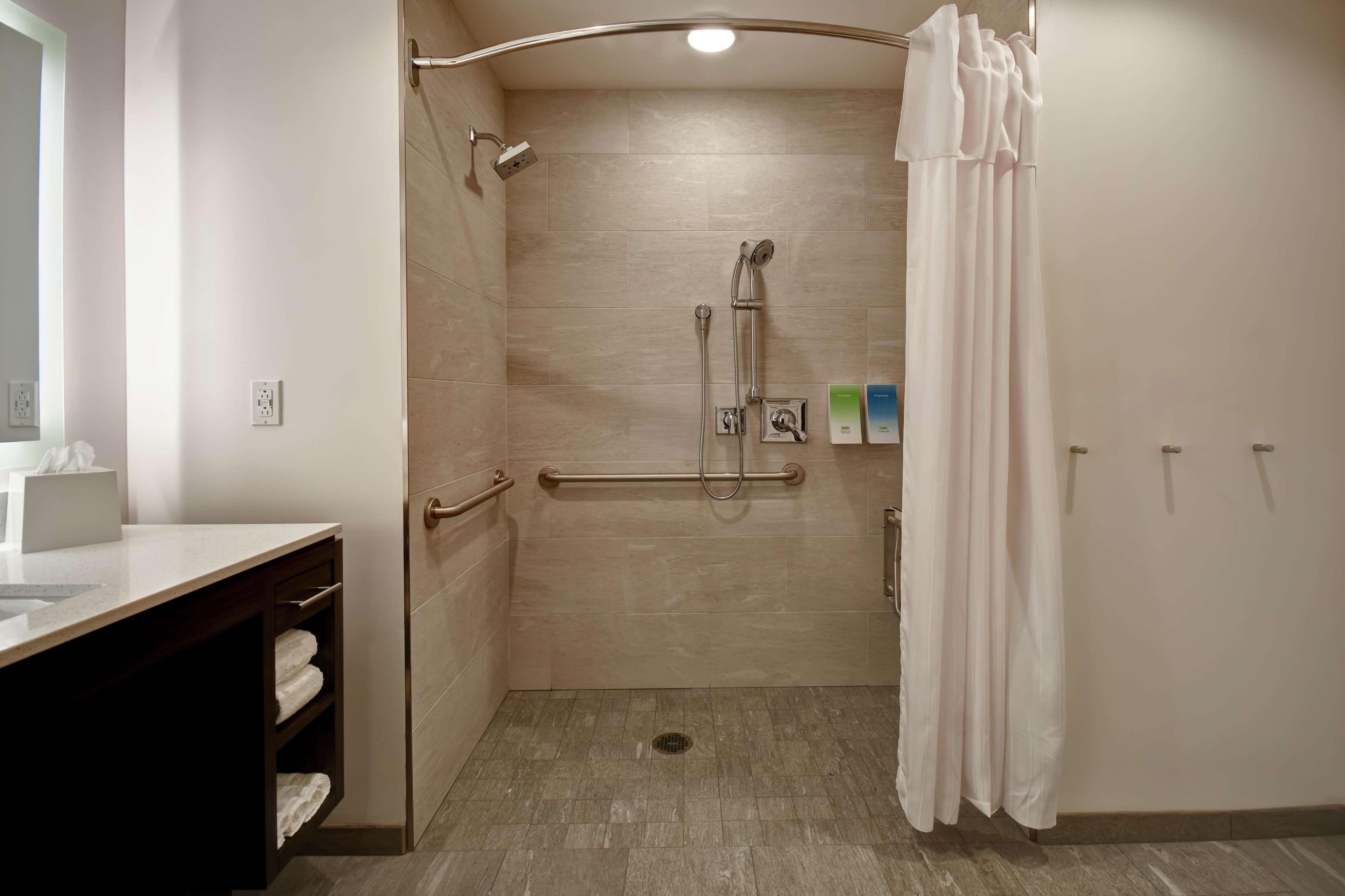 Studio Premium King Bed