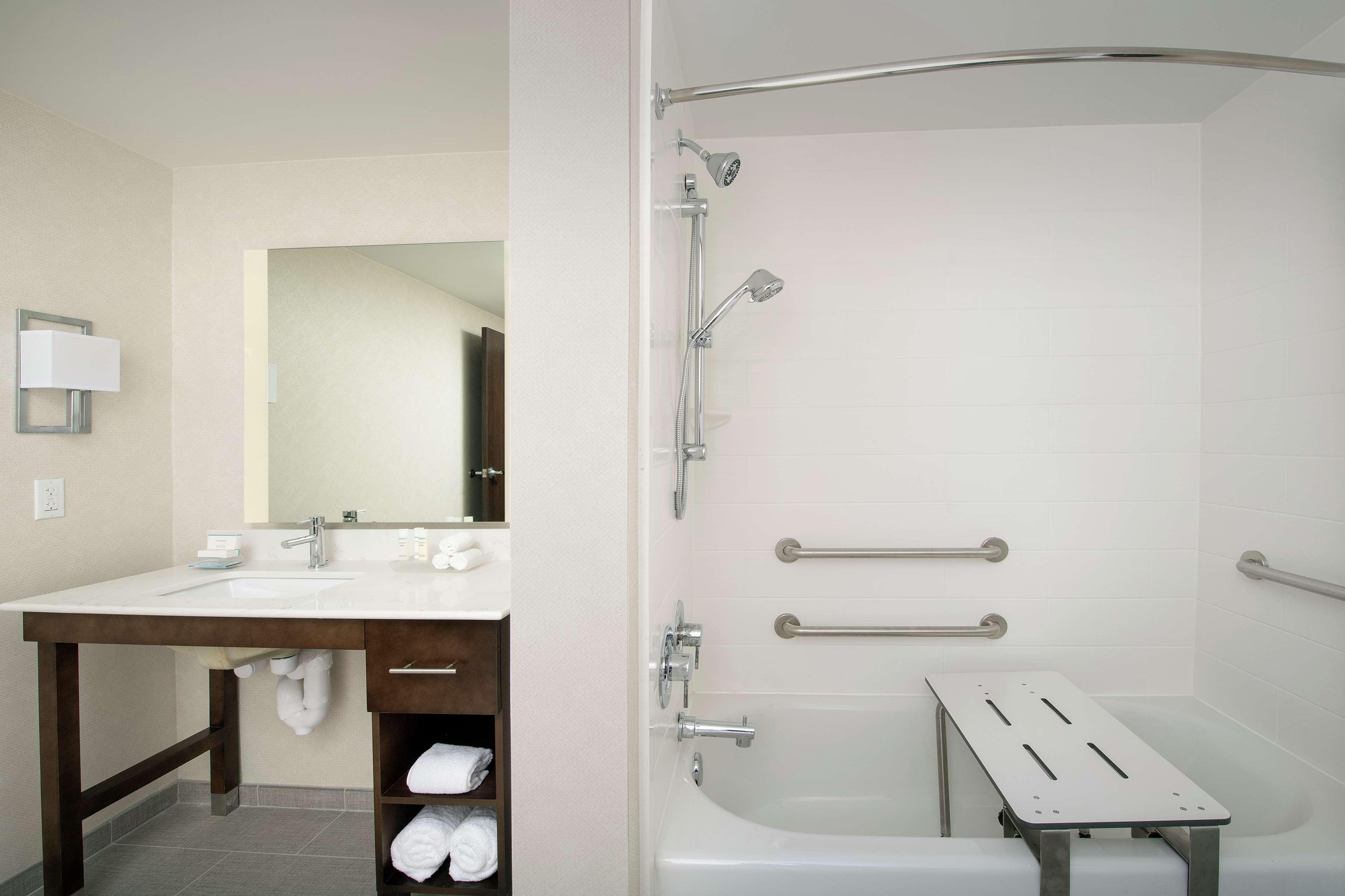 Studio Accessible-two Queen Beds