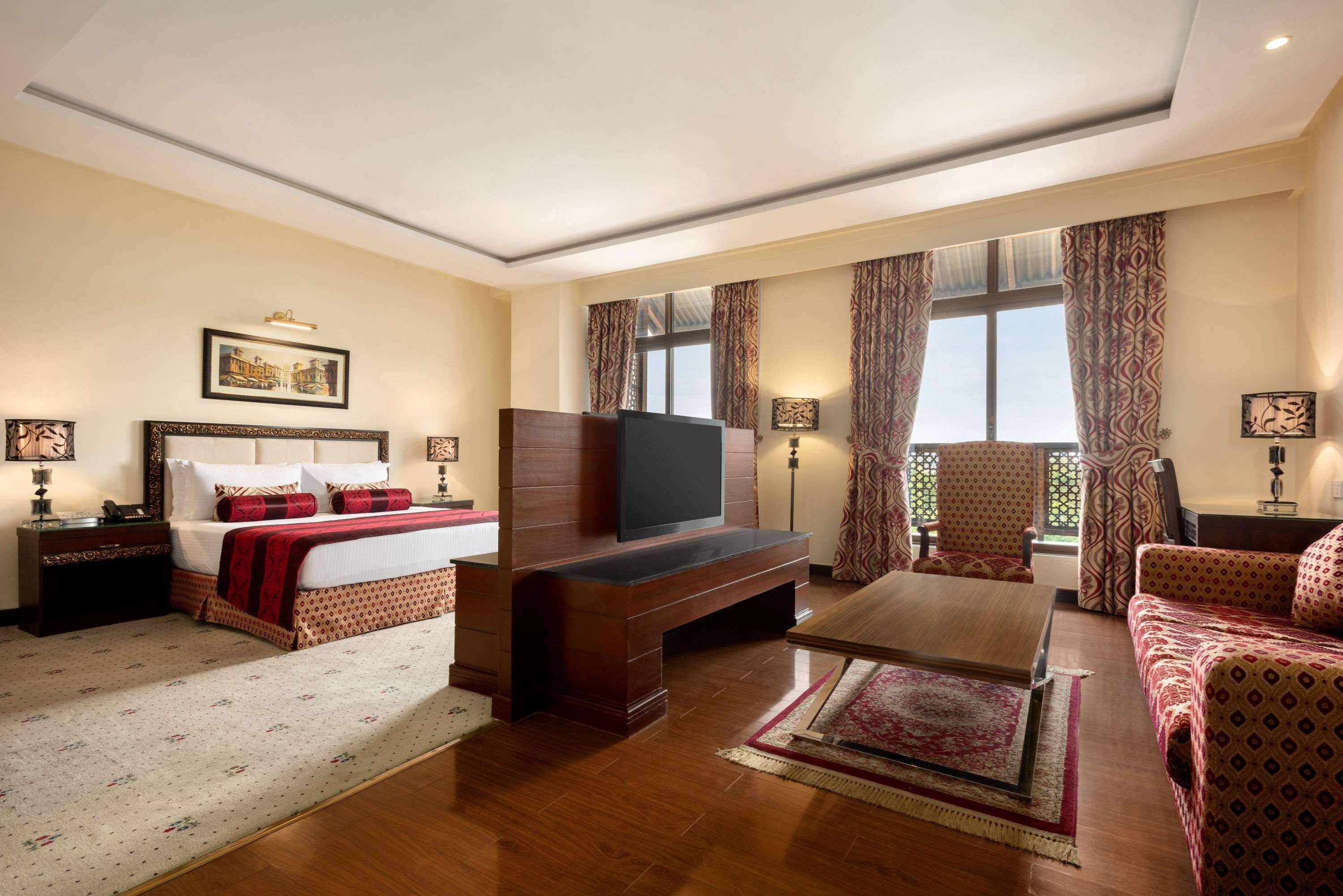 Suite Deluxe King Bed