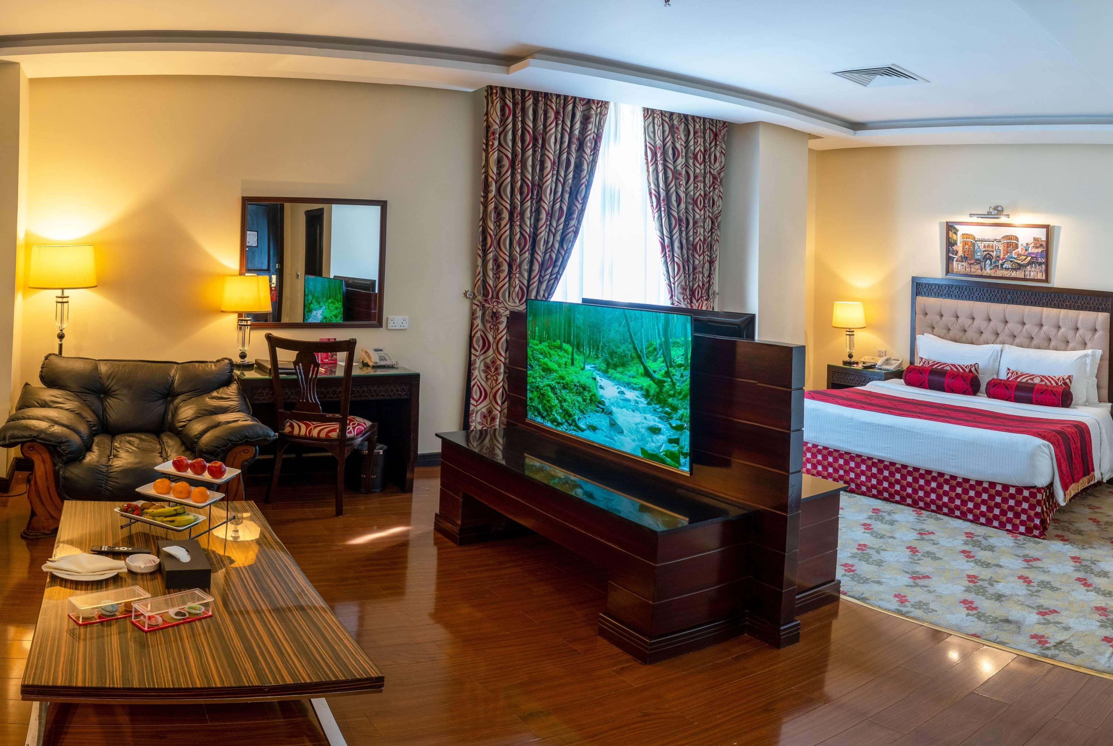 Suite Deluxe King Bed