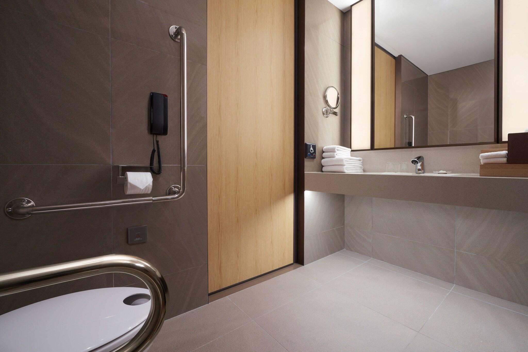 Double King Bed Non Smoking