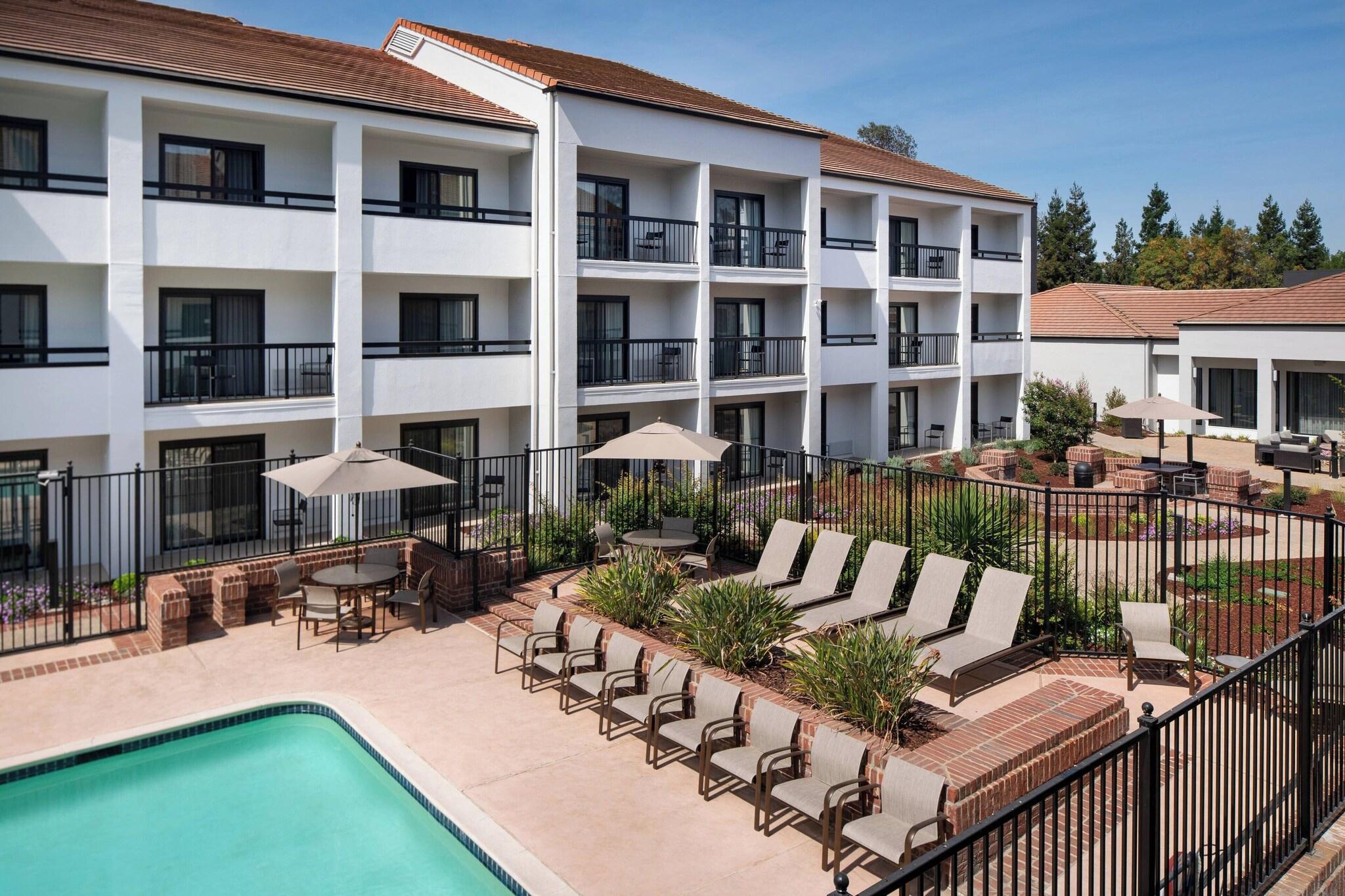 Double Garden View King Bed