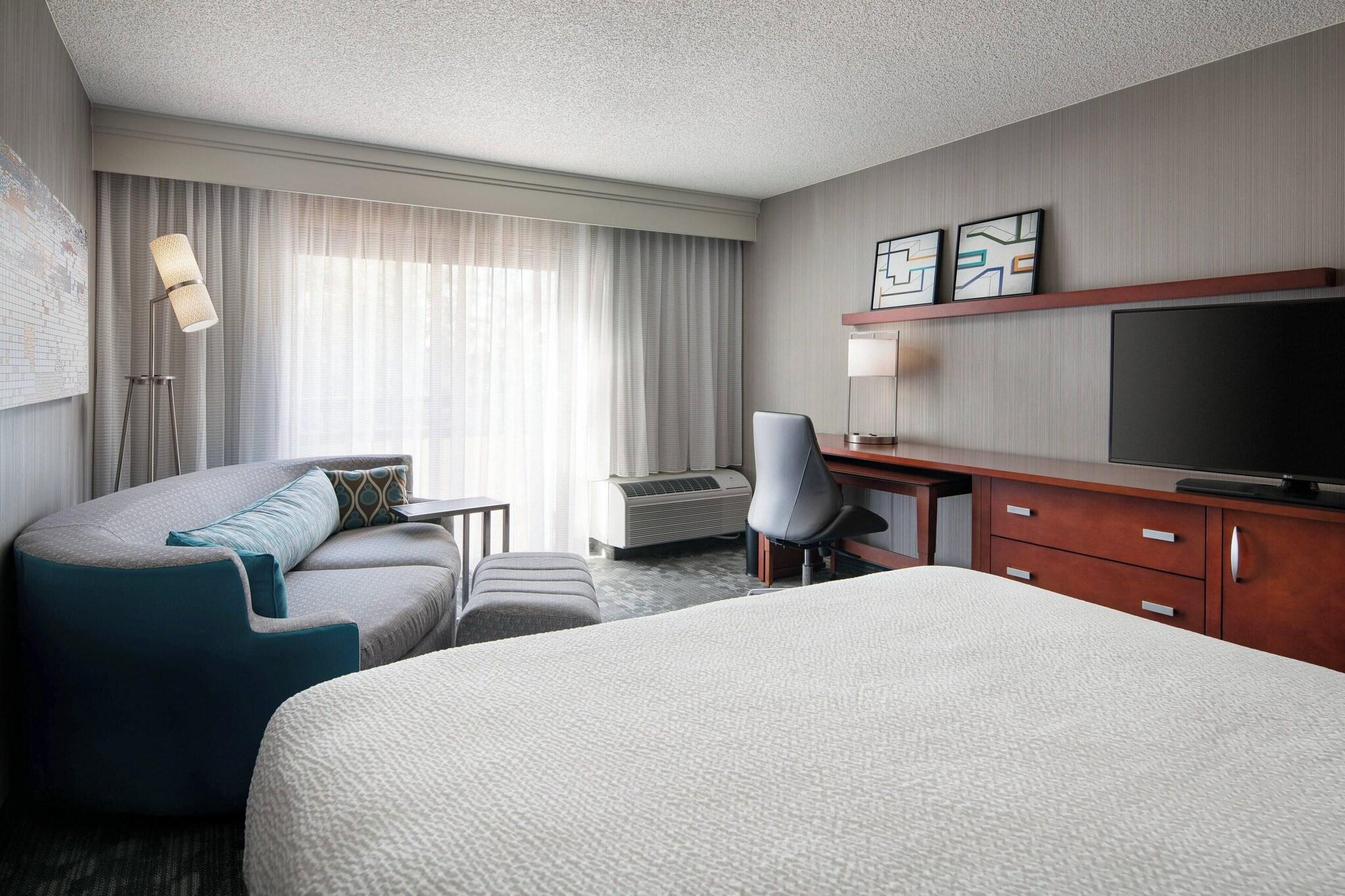 Double Garden View King Bed