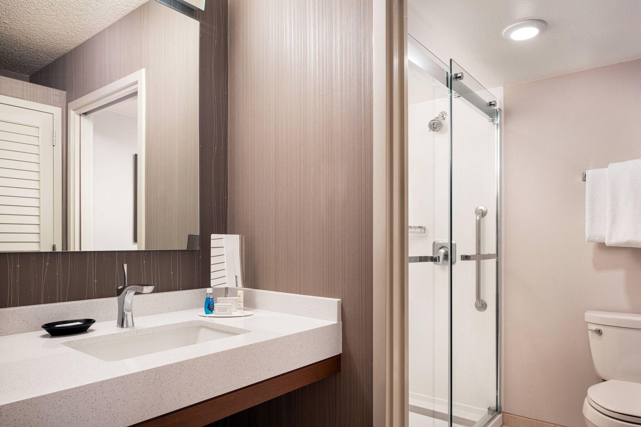 Double Garden View King Bed