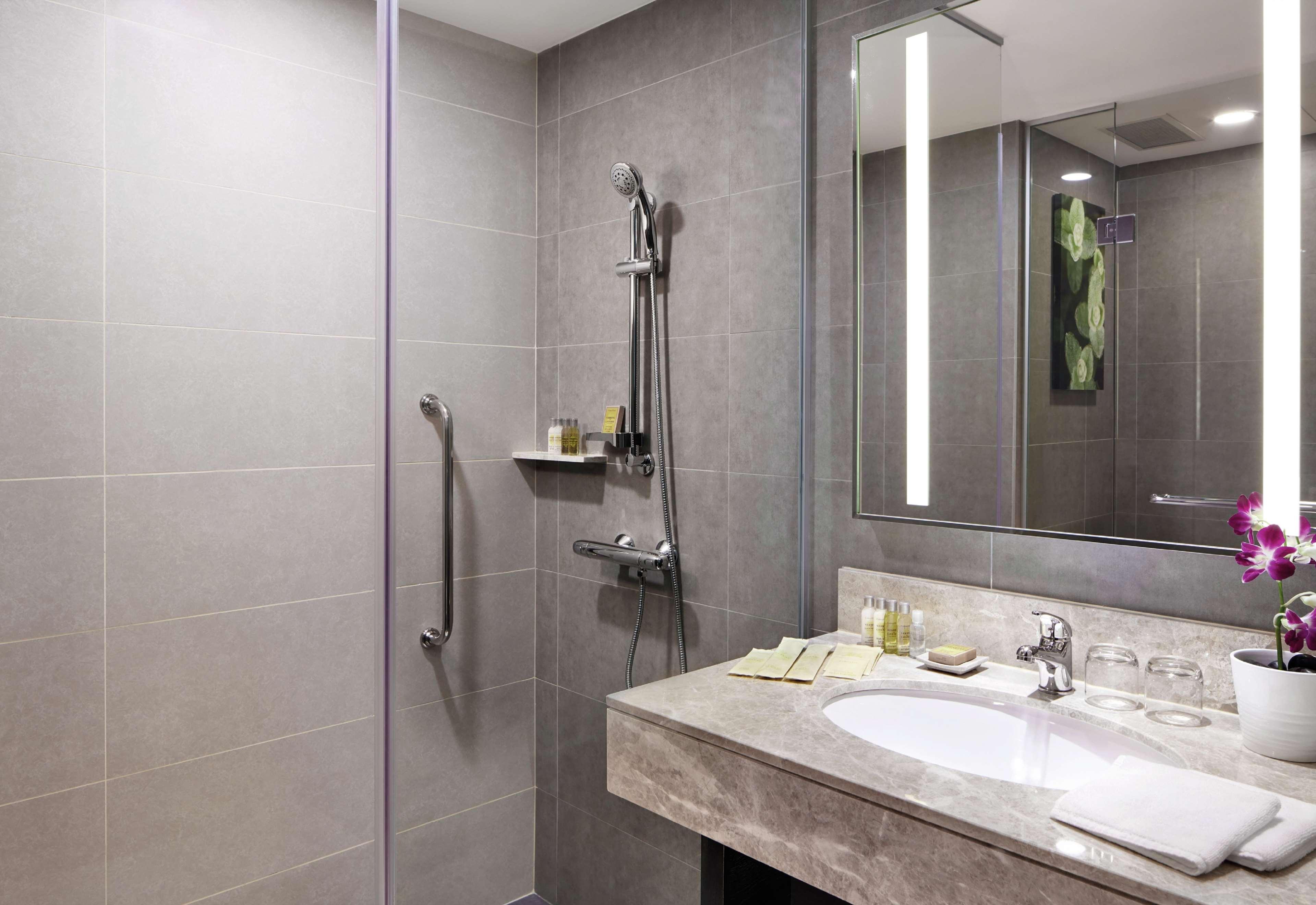 Double Guest Room King Bed