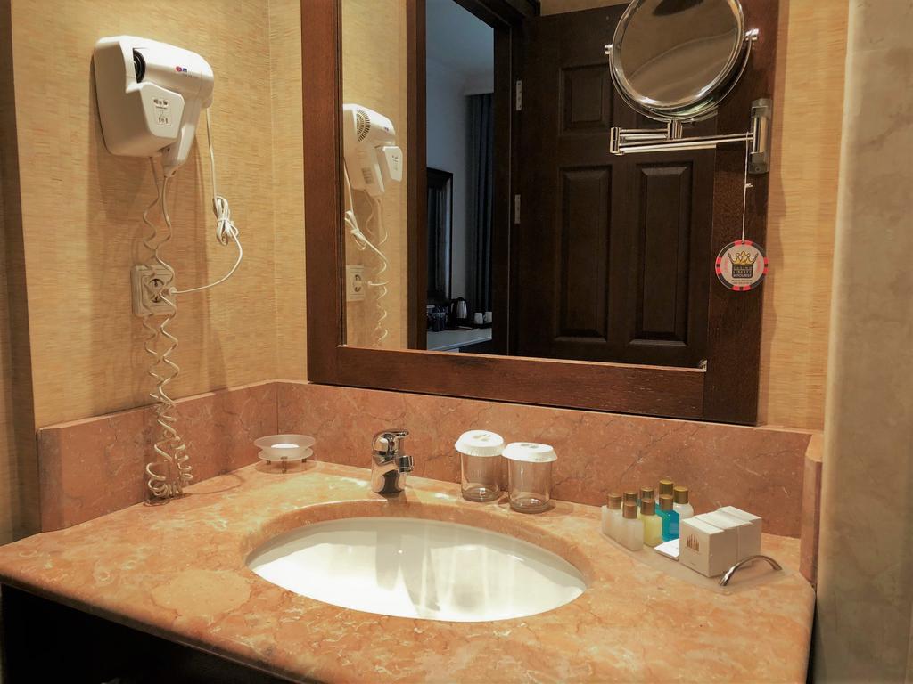 Double Single Economy