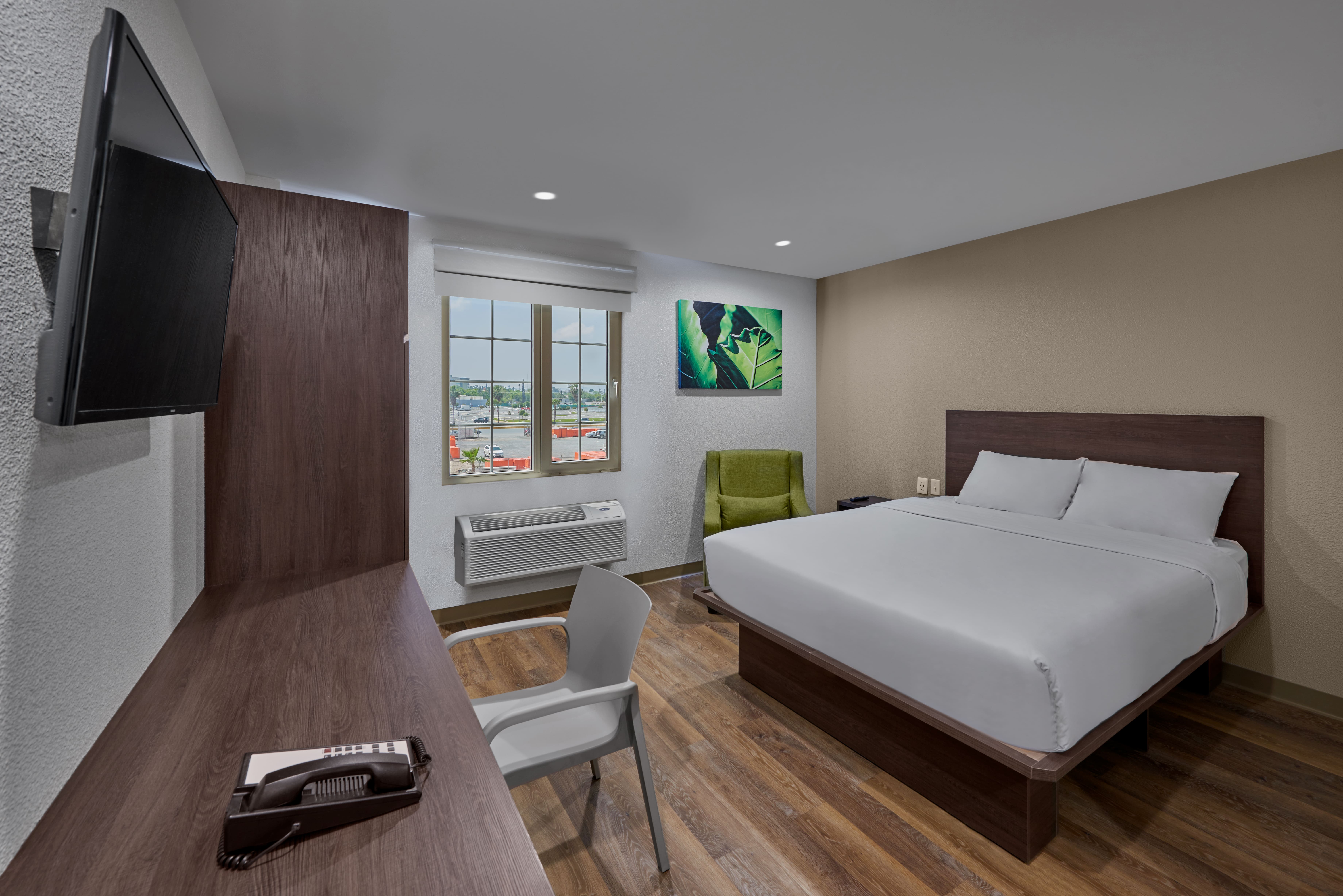 Suite Queen Size Bed