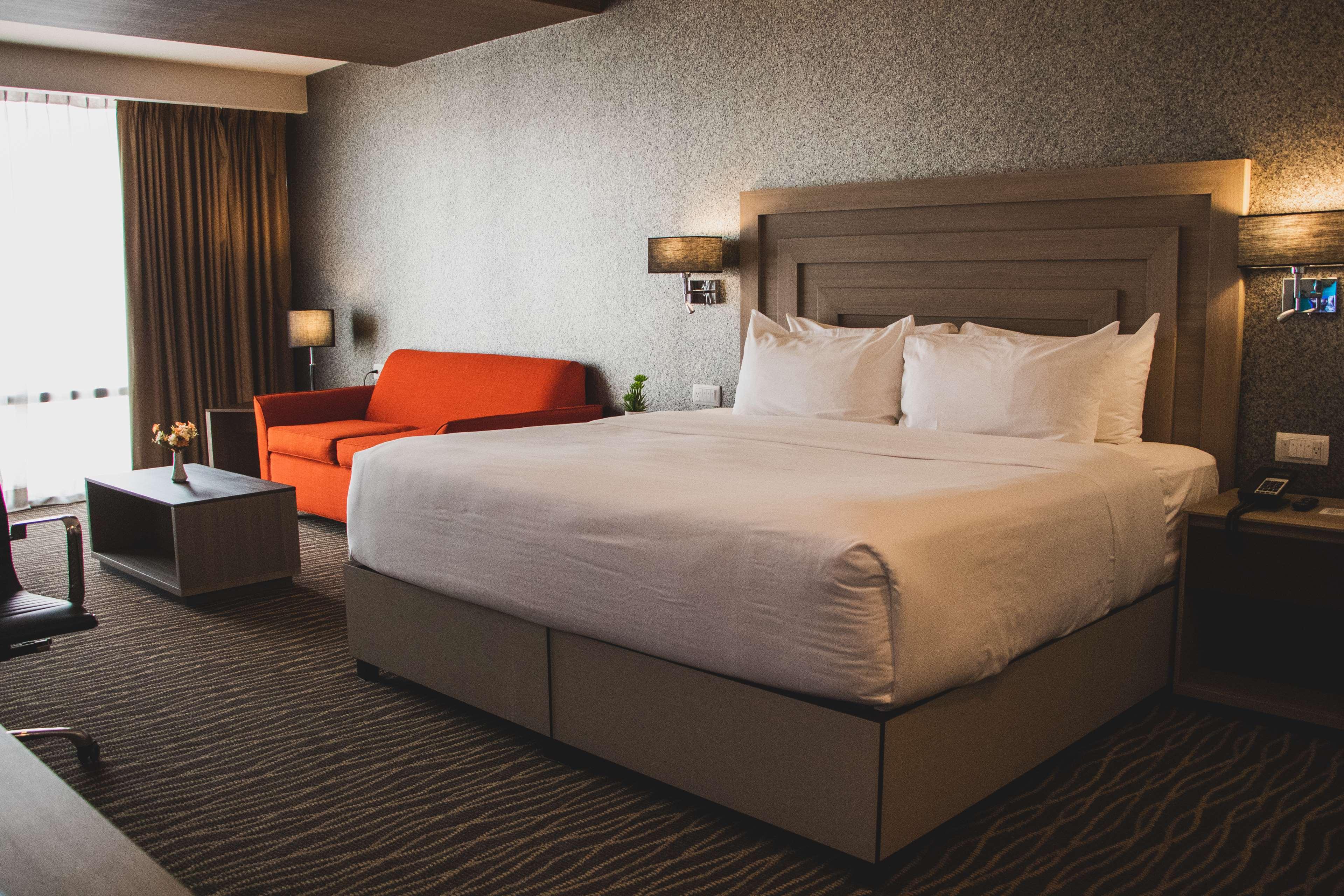 Double Deluxe King Bed