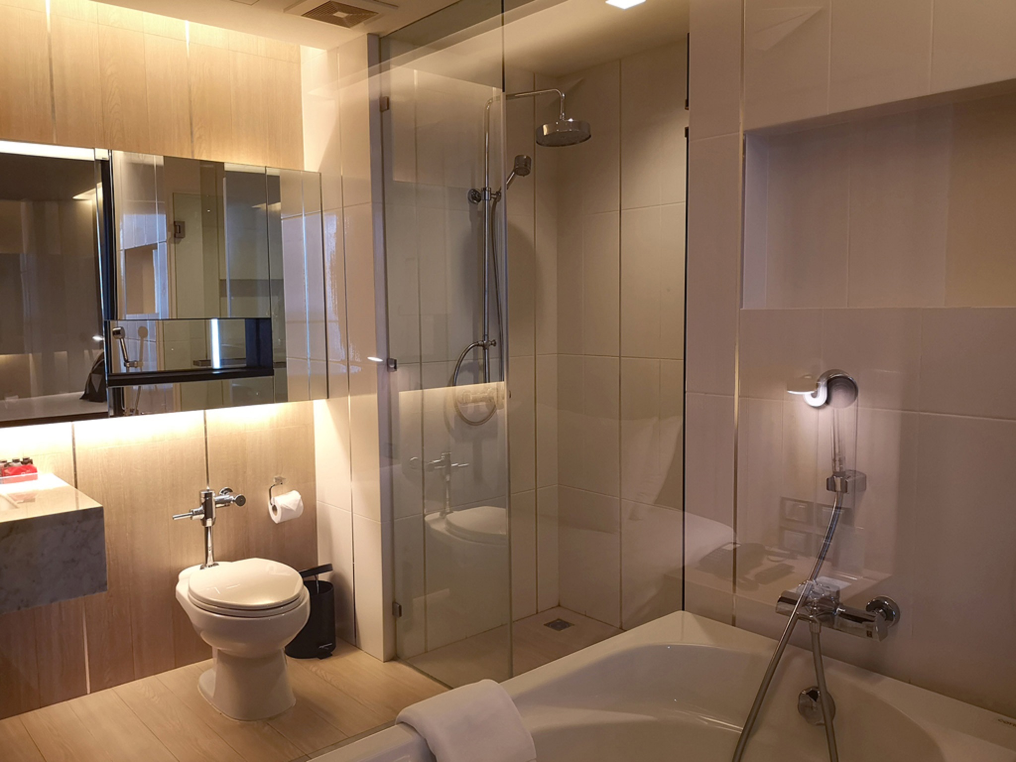 Double or Twin Deluxe Sea View