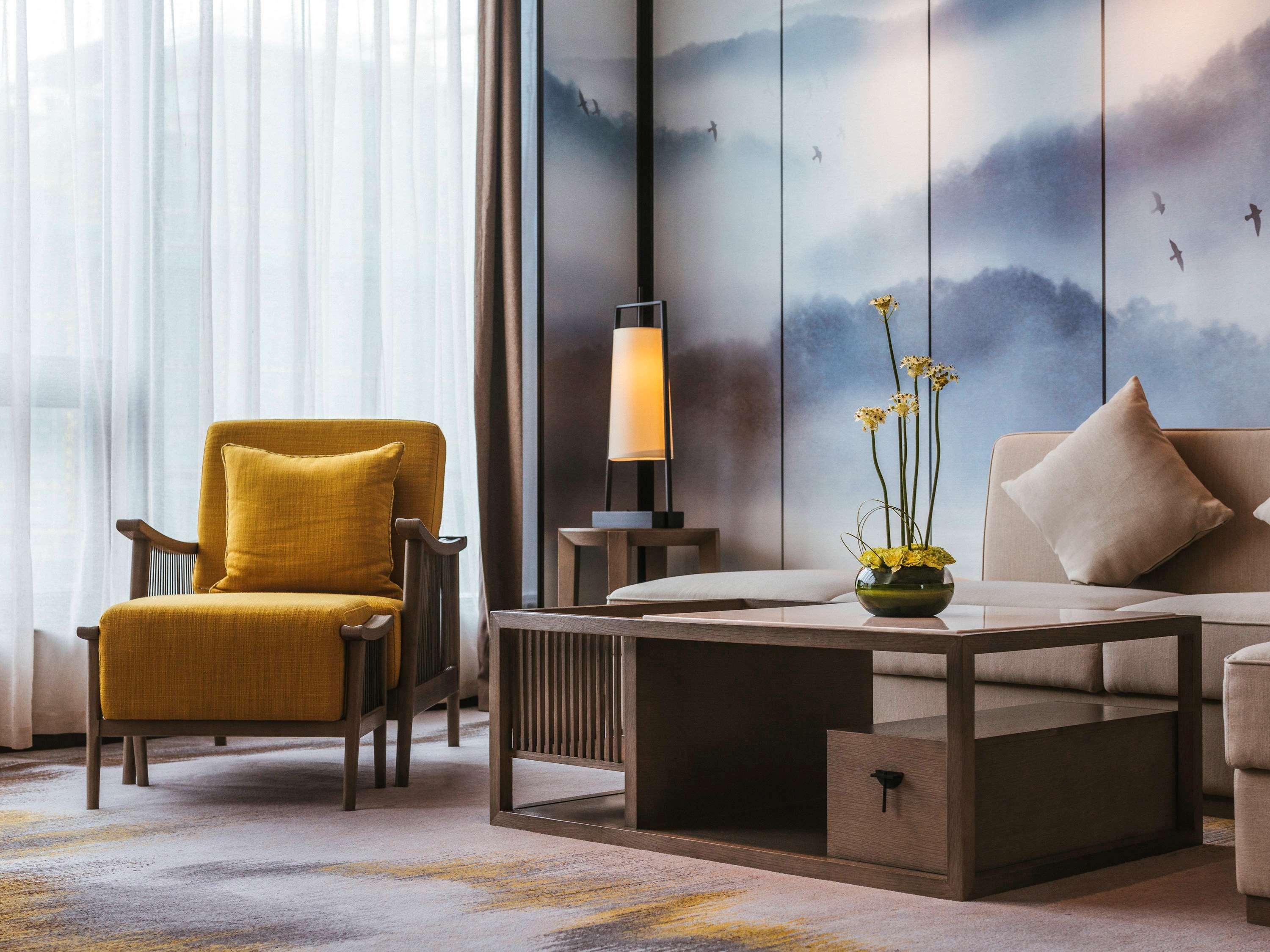 Suite Deluxe King Bed