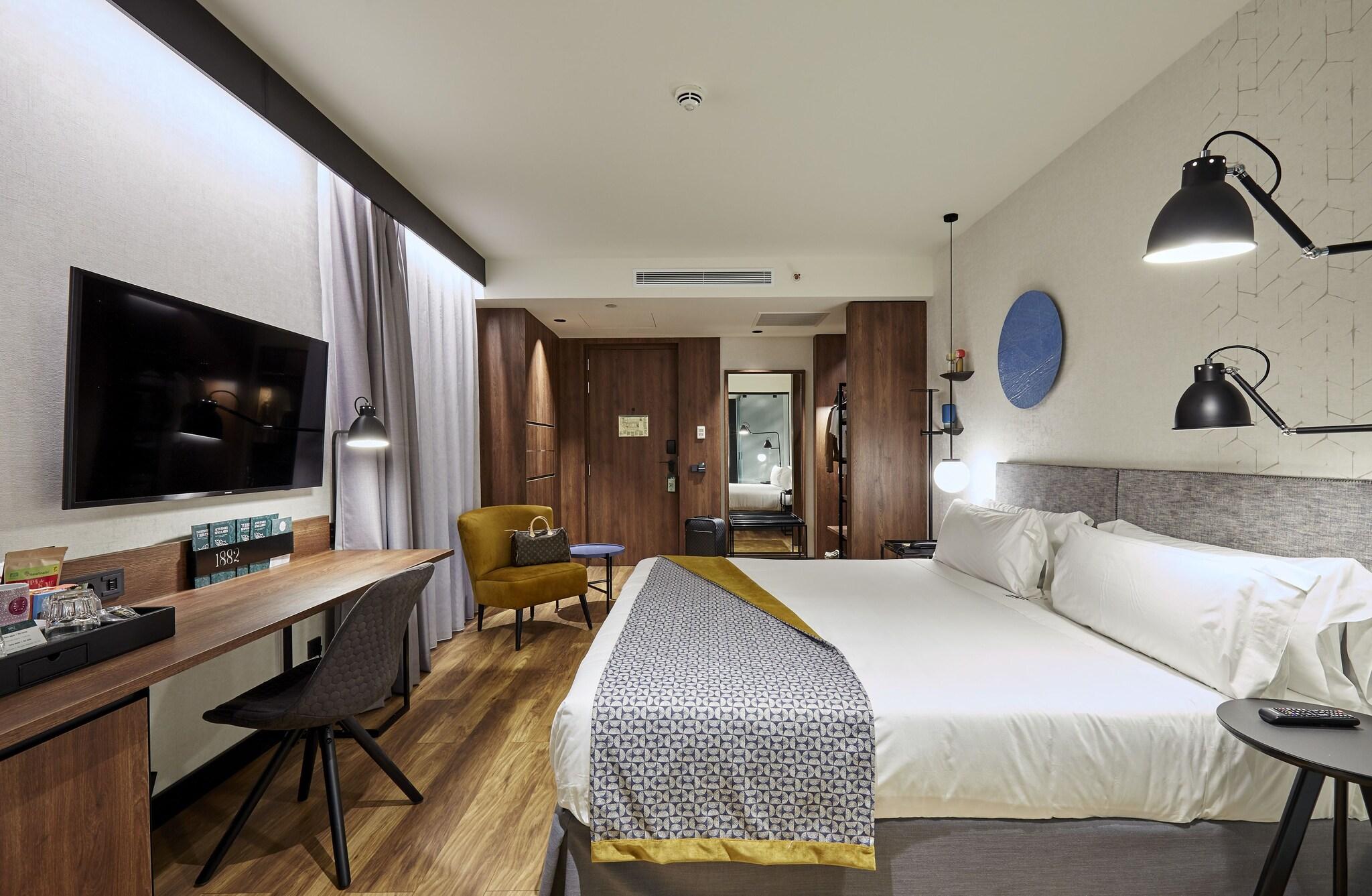 Double Superior King Bed