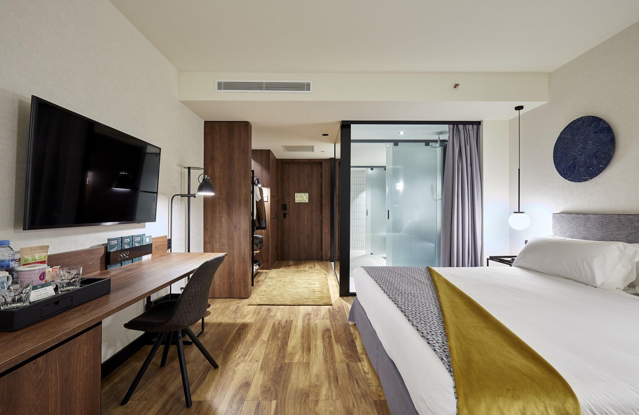 Double Superior King Bed