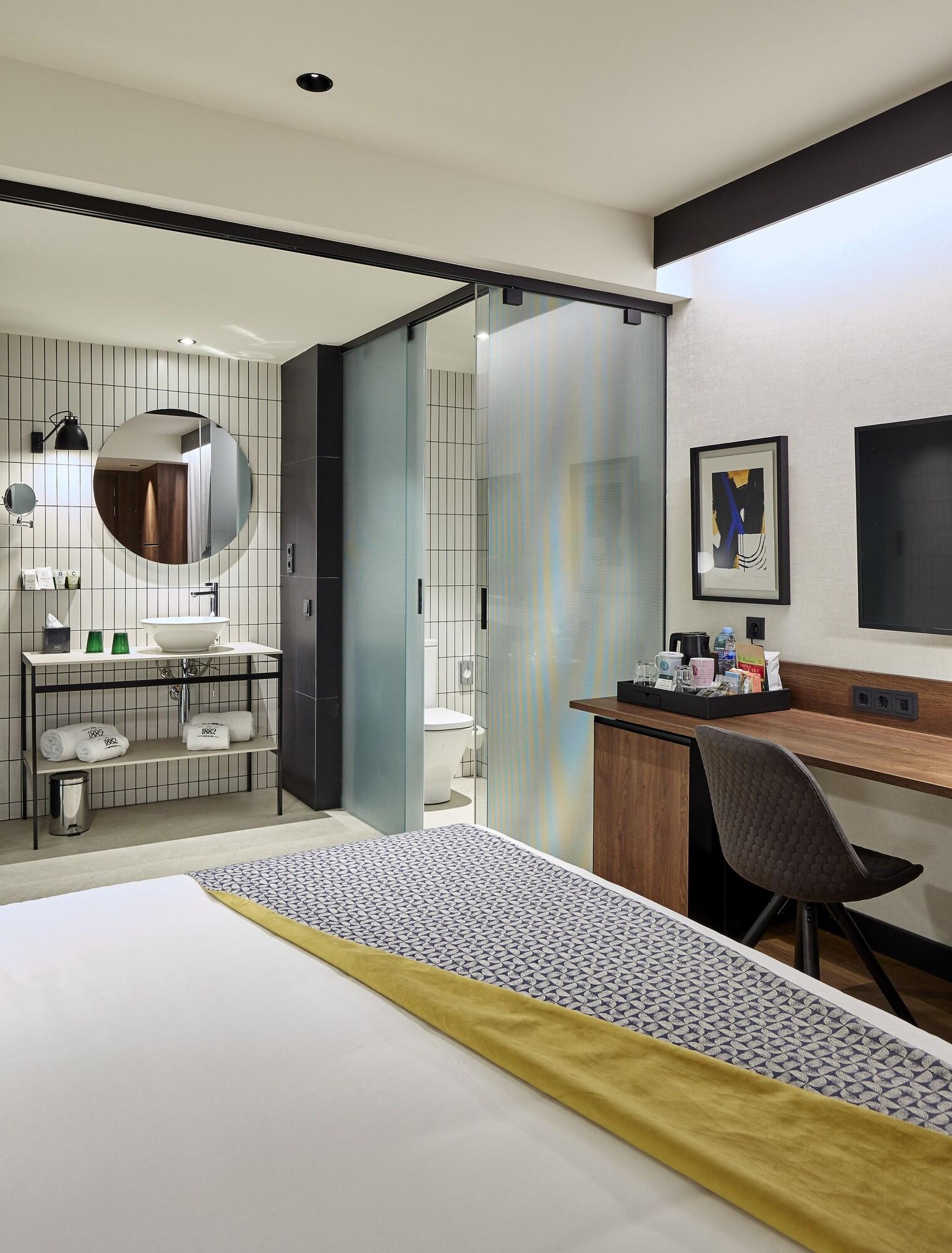 Double Superior King Bed