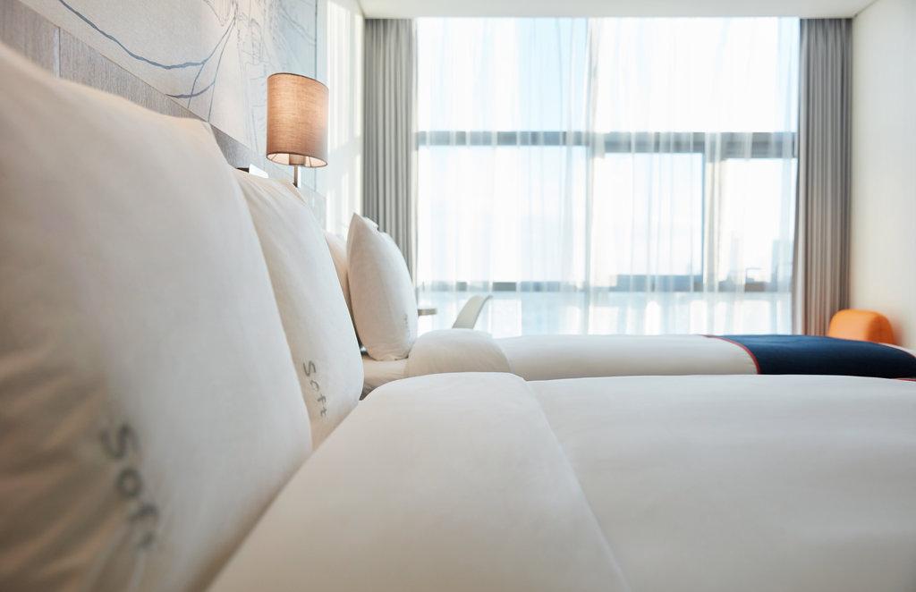 Double Queen Size Bed